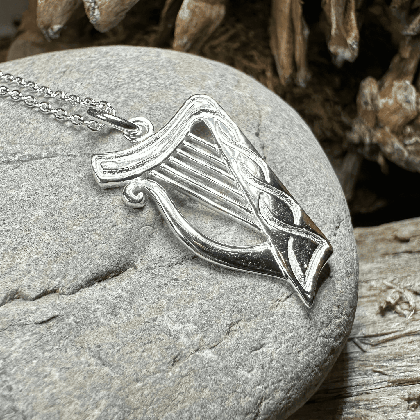 Alianna Irish Harp Necklace - 18
