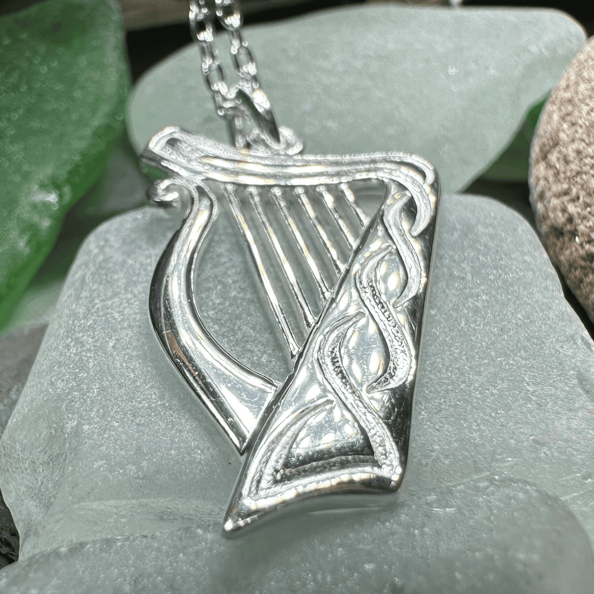 Alianna Irish Harp Necklace - 18