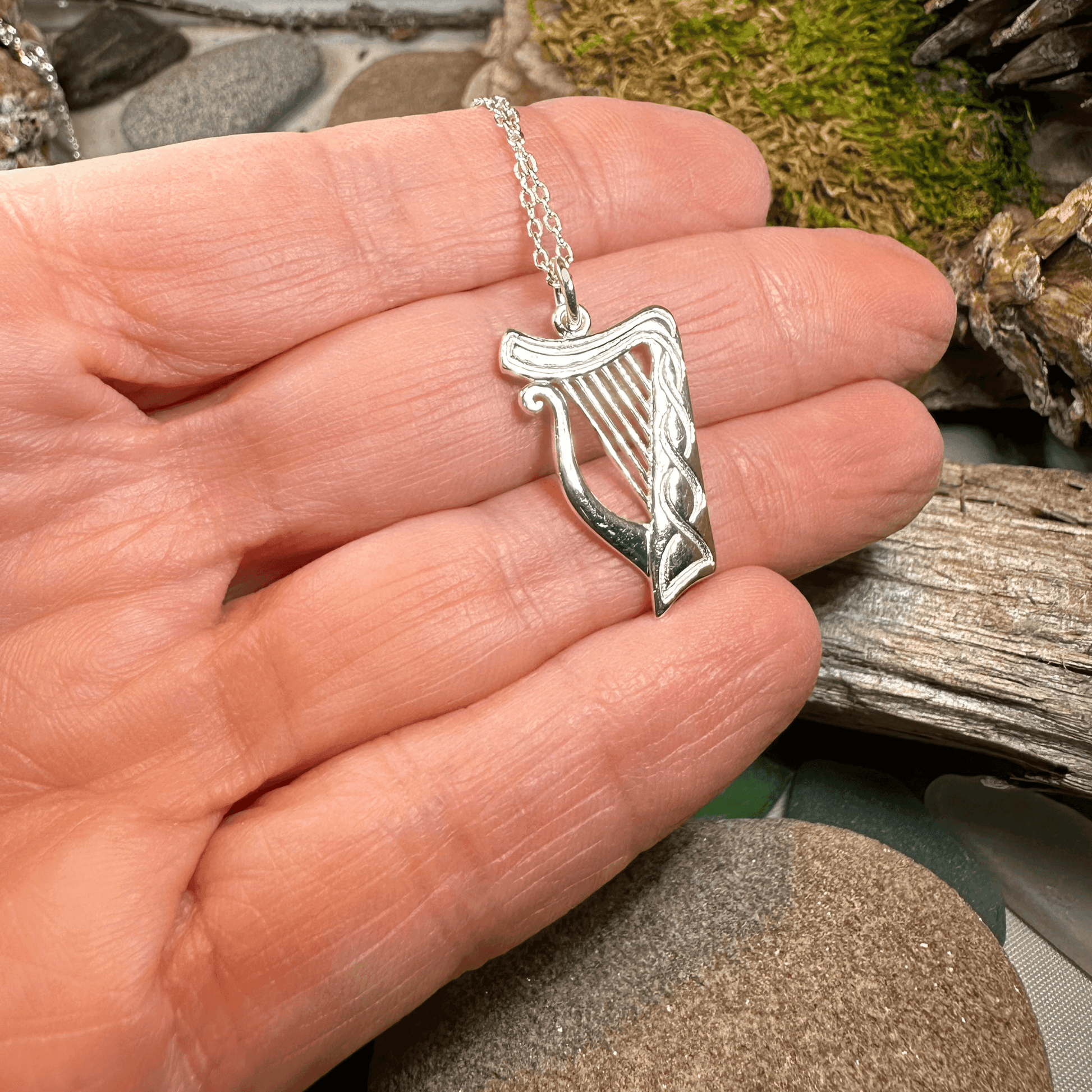 Alianna Irish Harp Necklace - 18