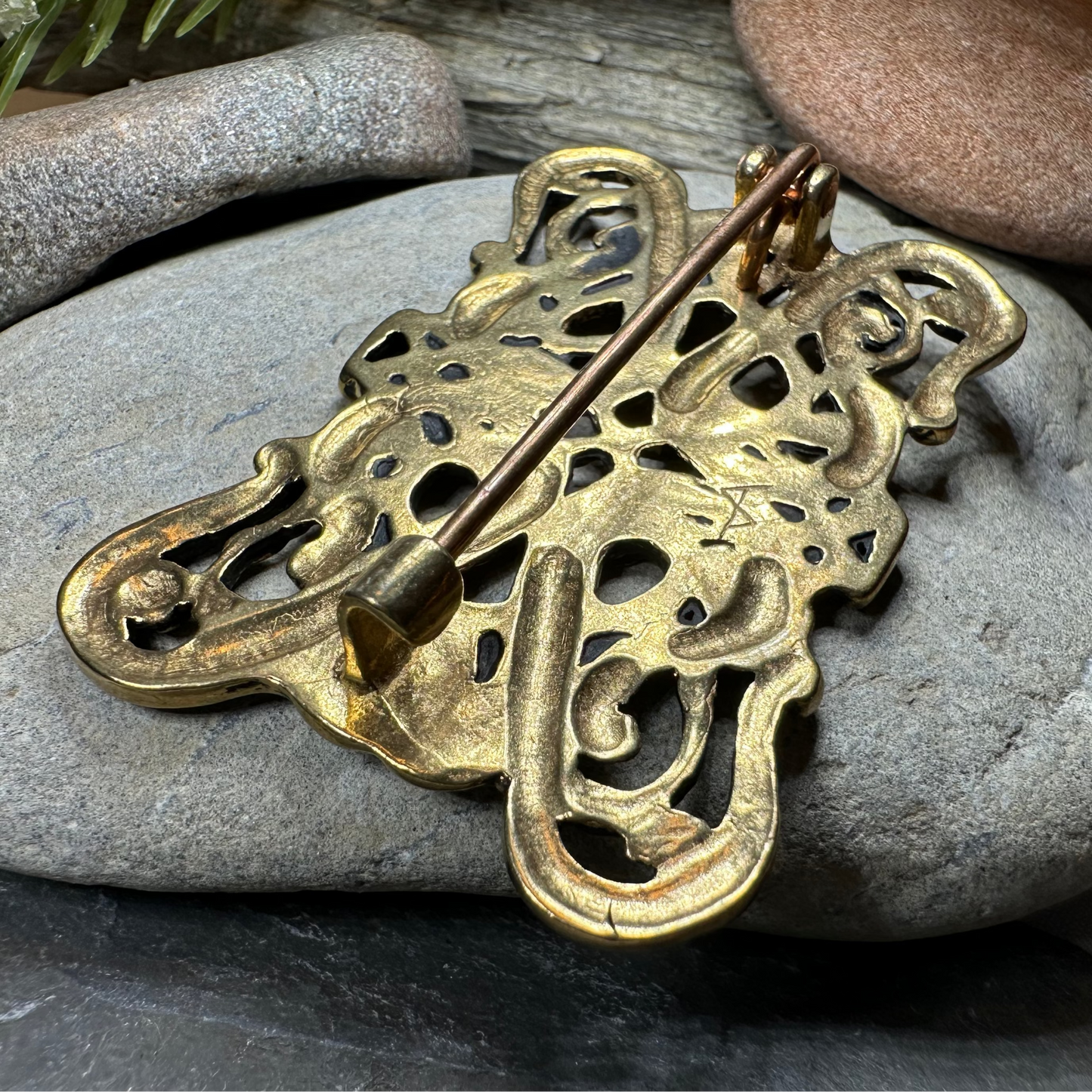 Neart Celtic Penannular Brooch