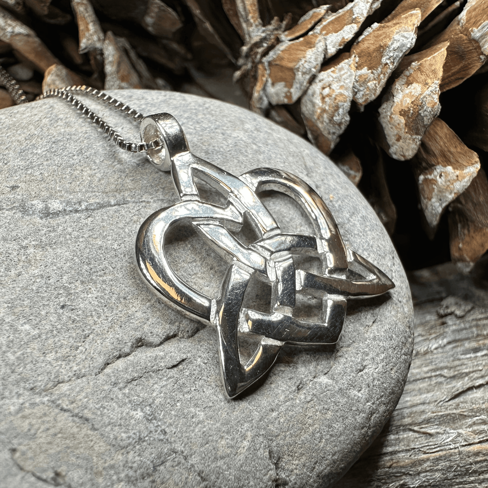 Trinity Love Knot Necklace - 18