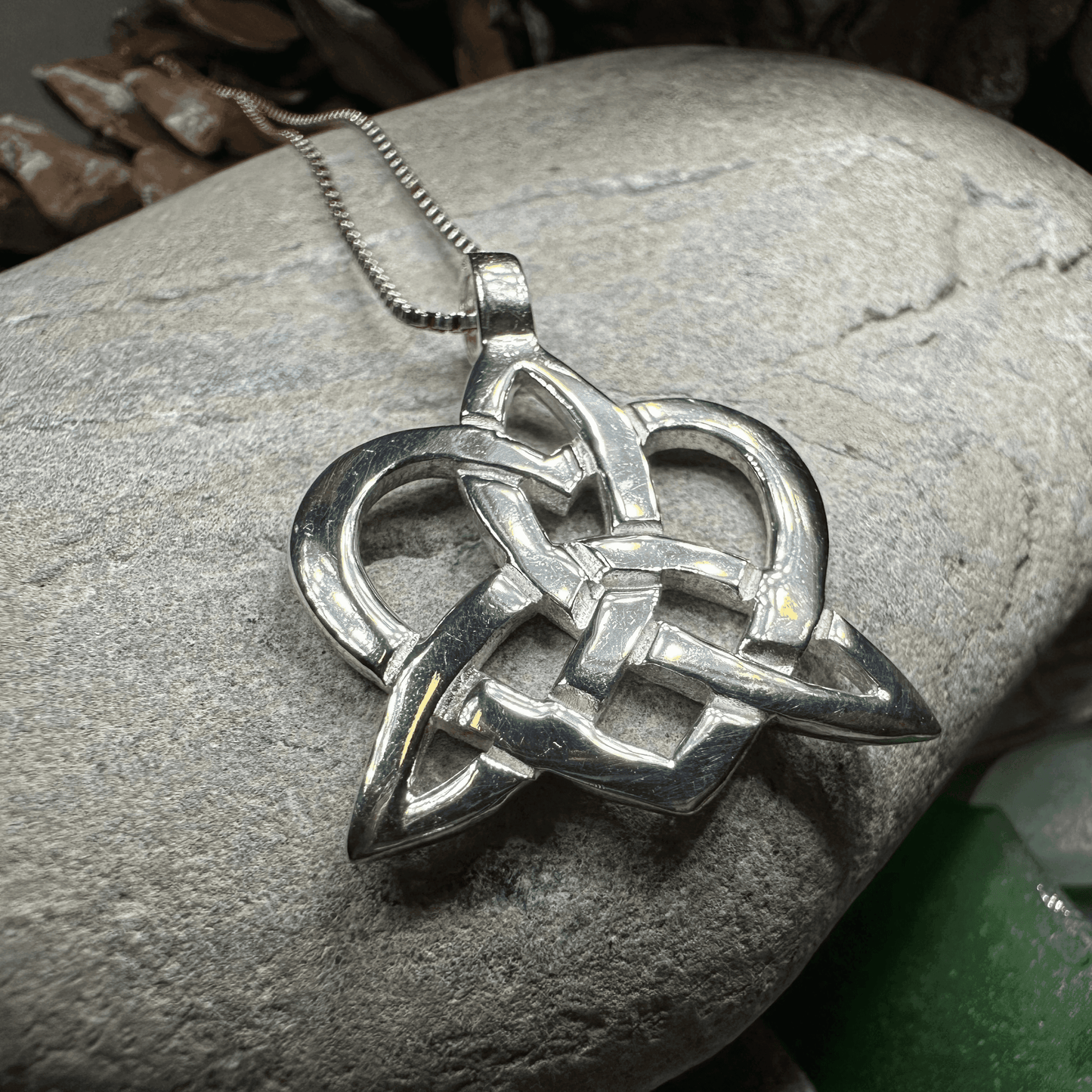 Trinity Love Knot Necklace - 18