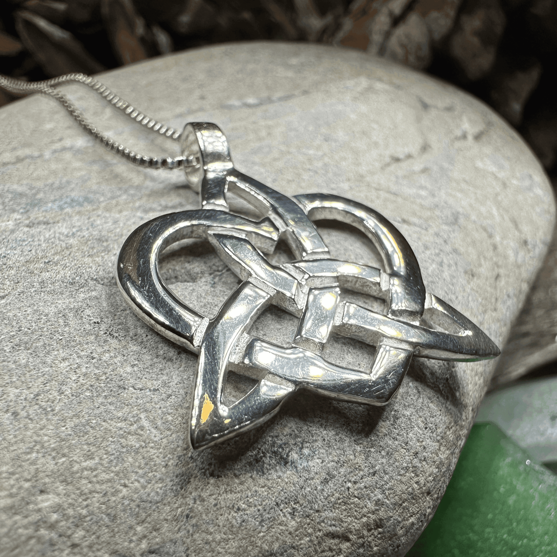 Trinity Love Knot Necklace - 18