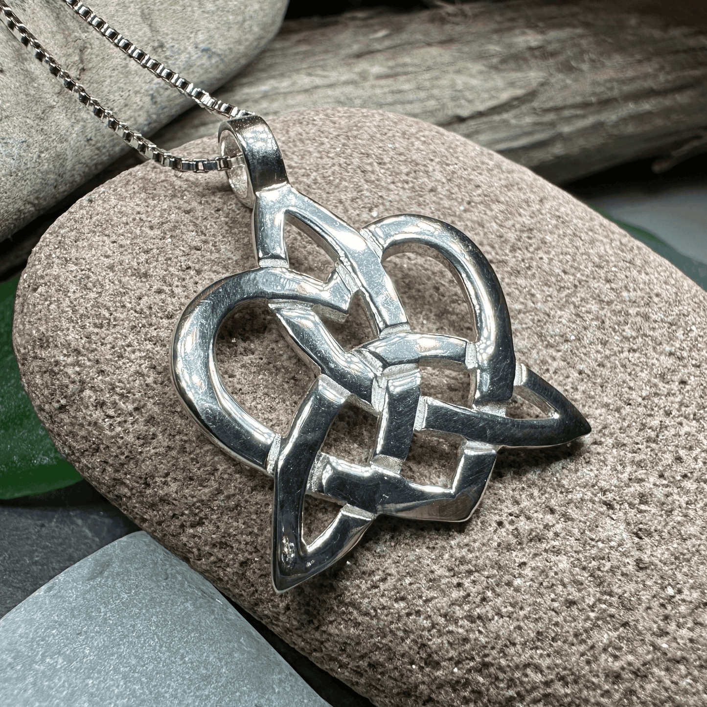 Trinity Love Knot Necklace - 18
