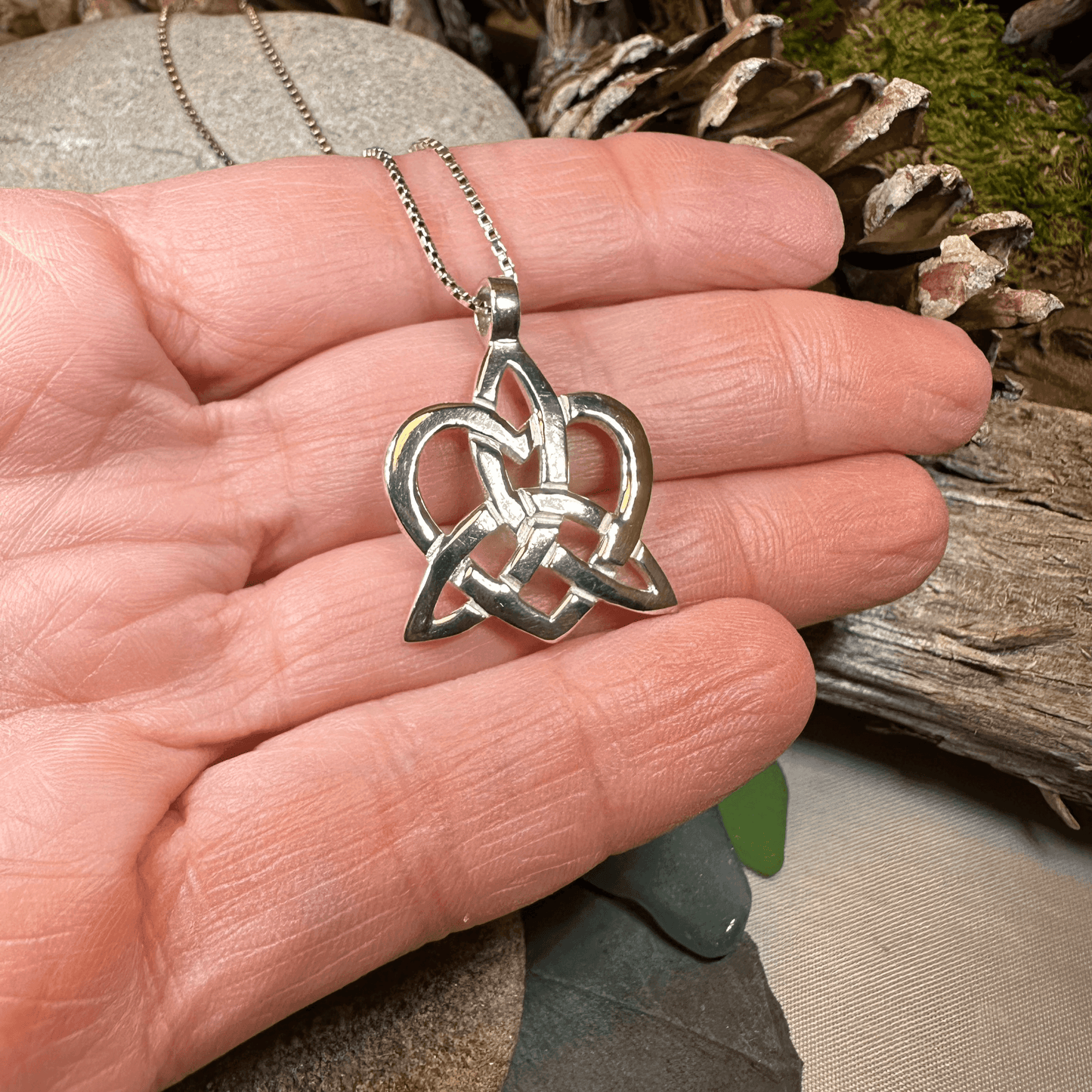 Trinity Love Knot Necklace - 18