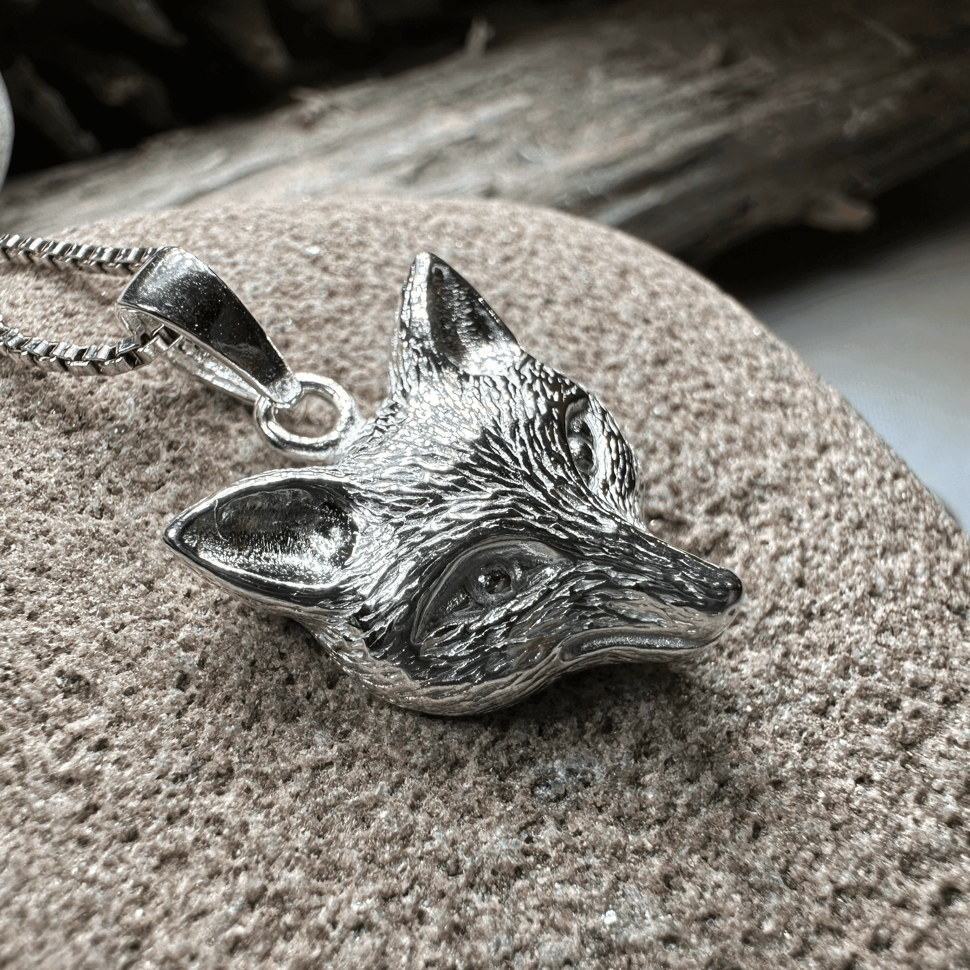 Fiona Fox Necklace - 18