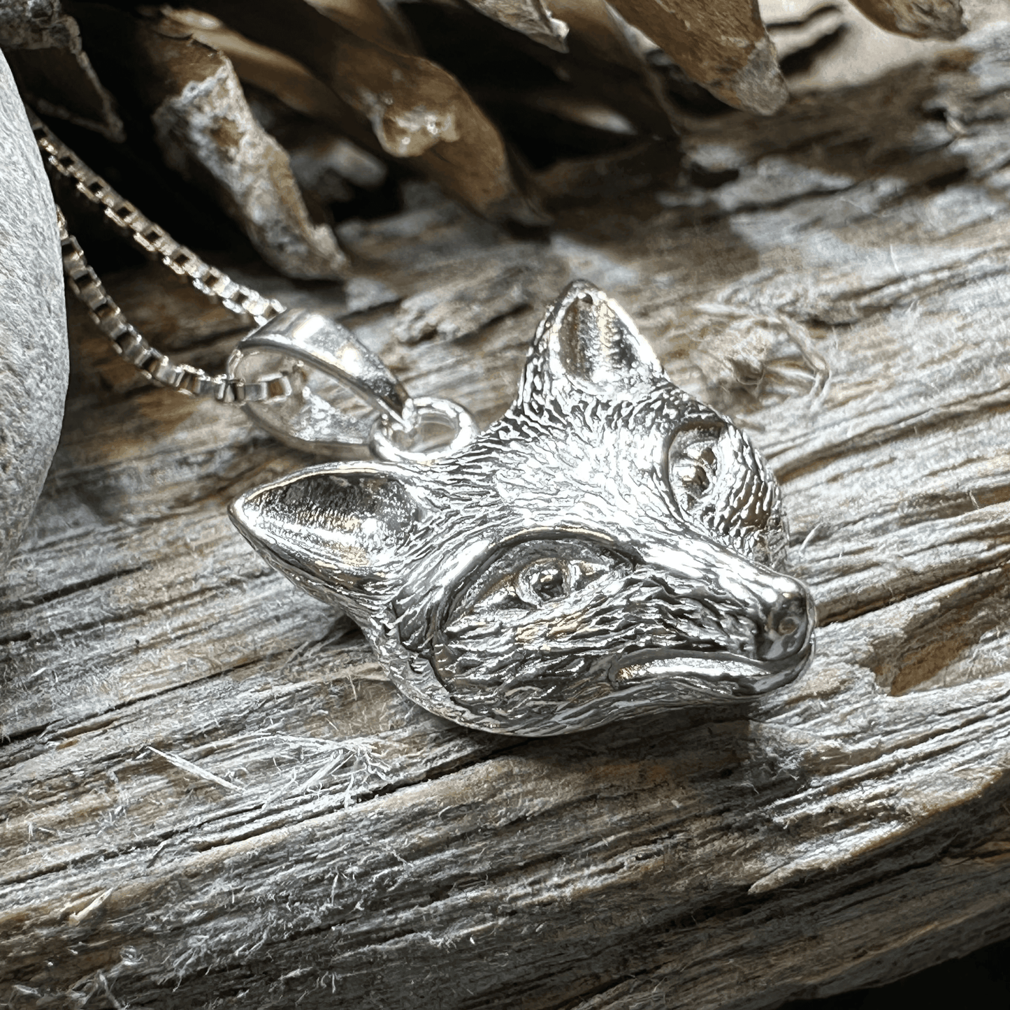 Fiona Fox Necklace - 18