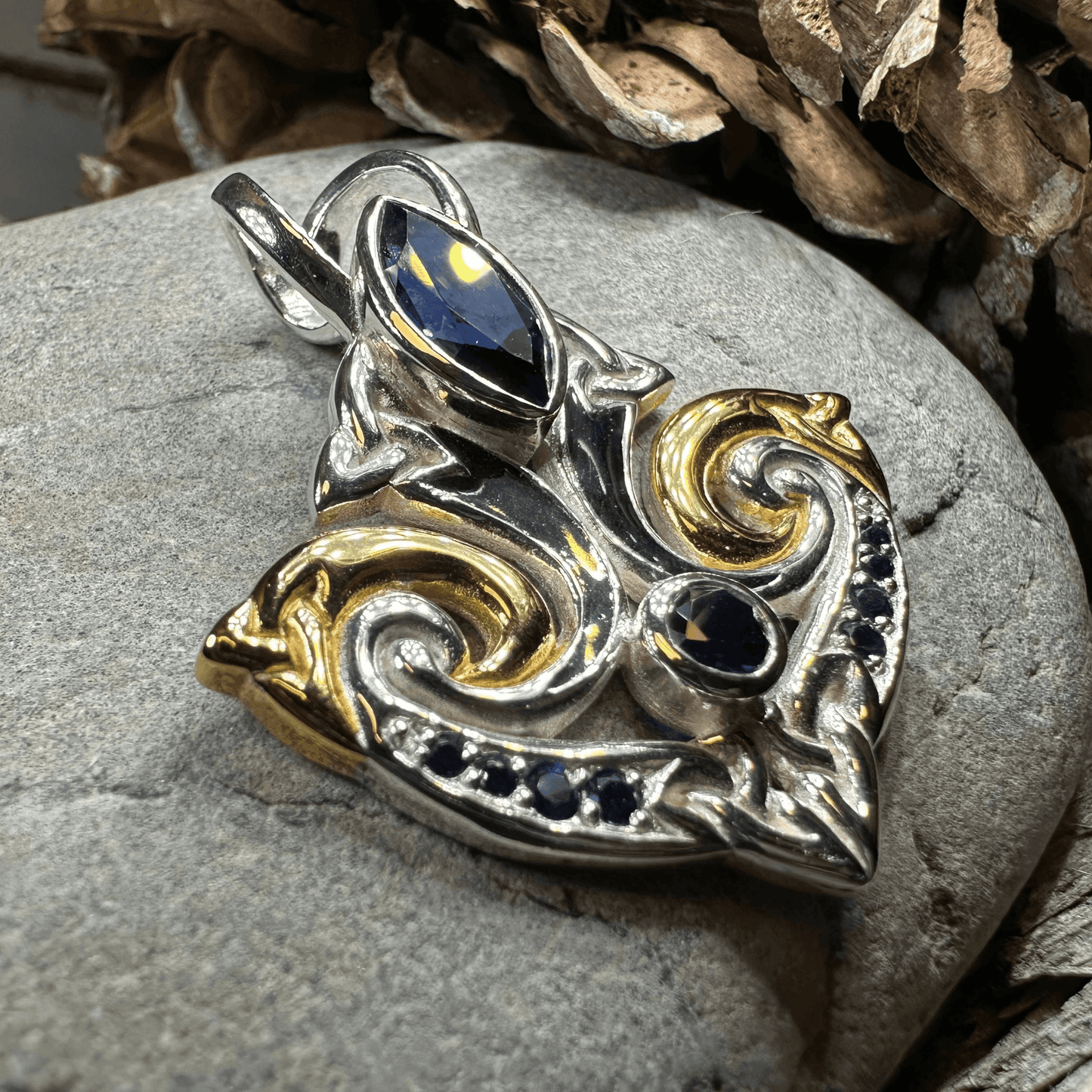 Celtic Triquetra Gemstone Necklace - Amethyst