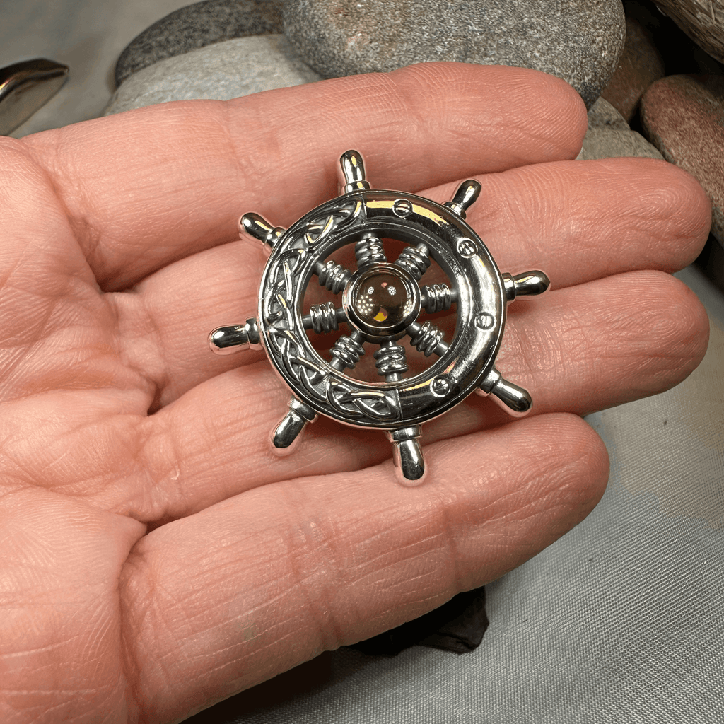 Keswick Ship's Wheel Necklace - 18 / Amethyst