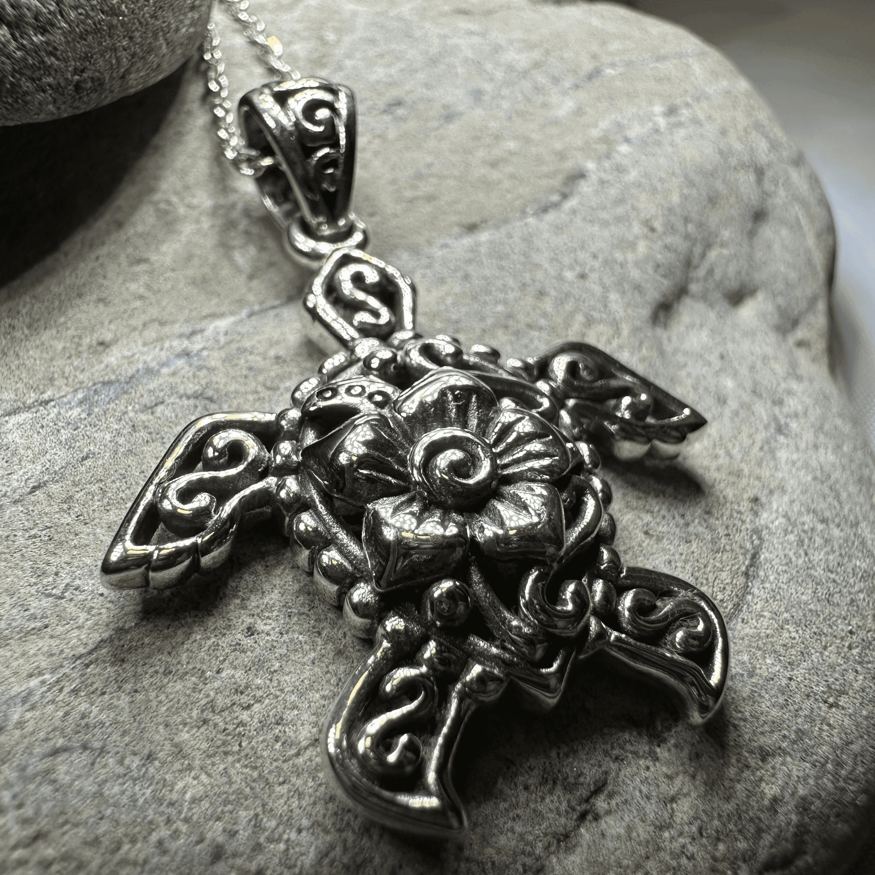 Blooming Turtle Necklace - 