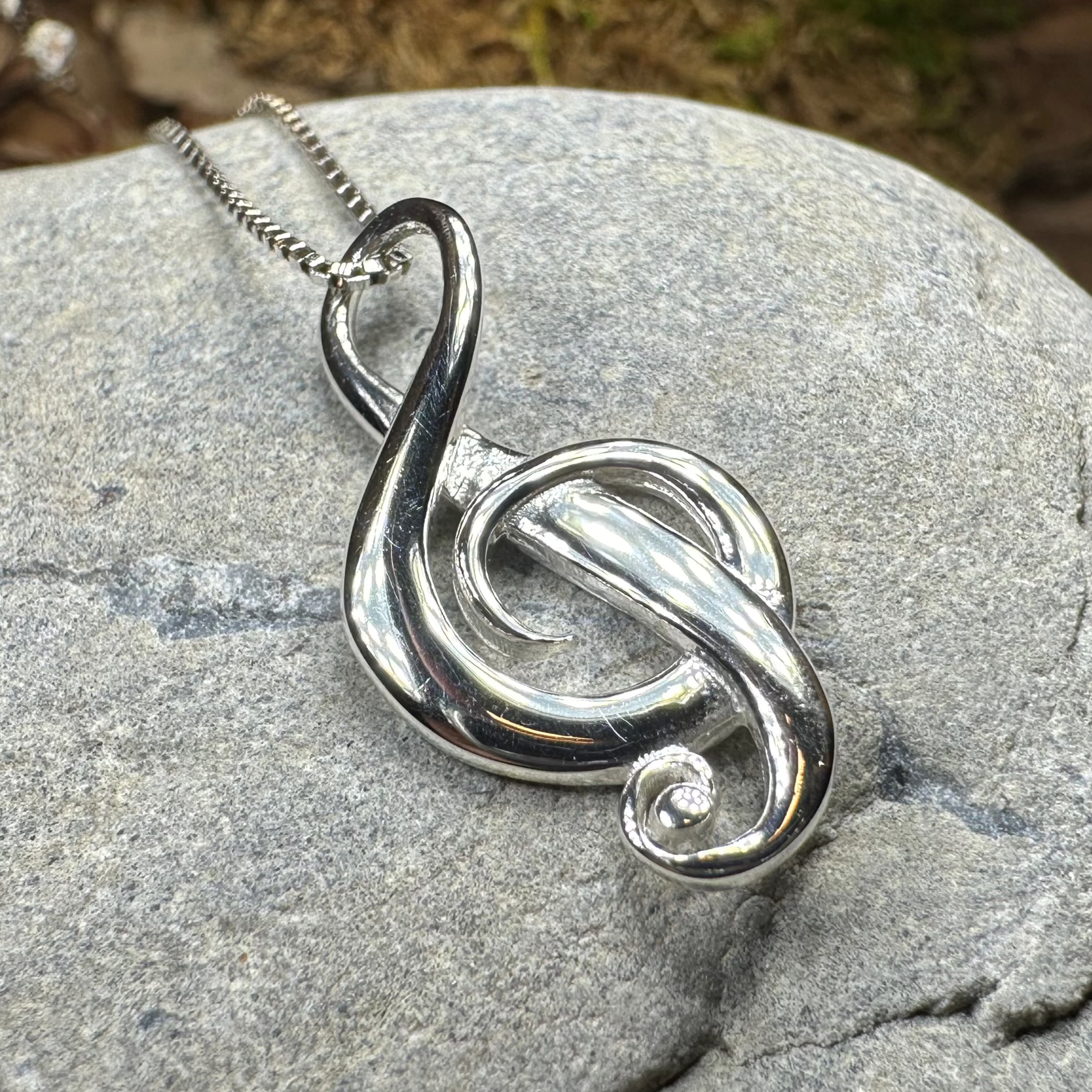 Elegant Music Necklace