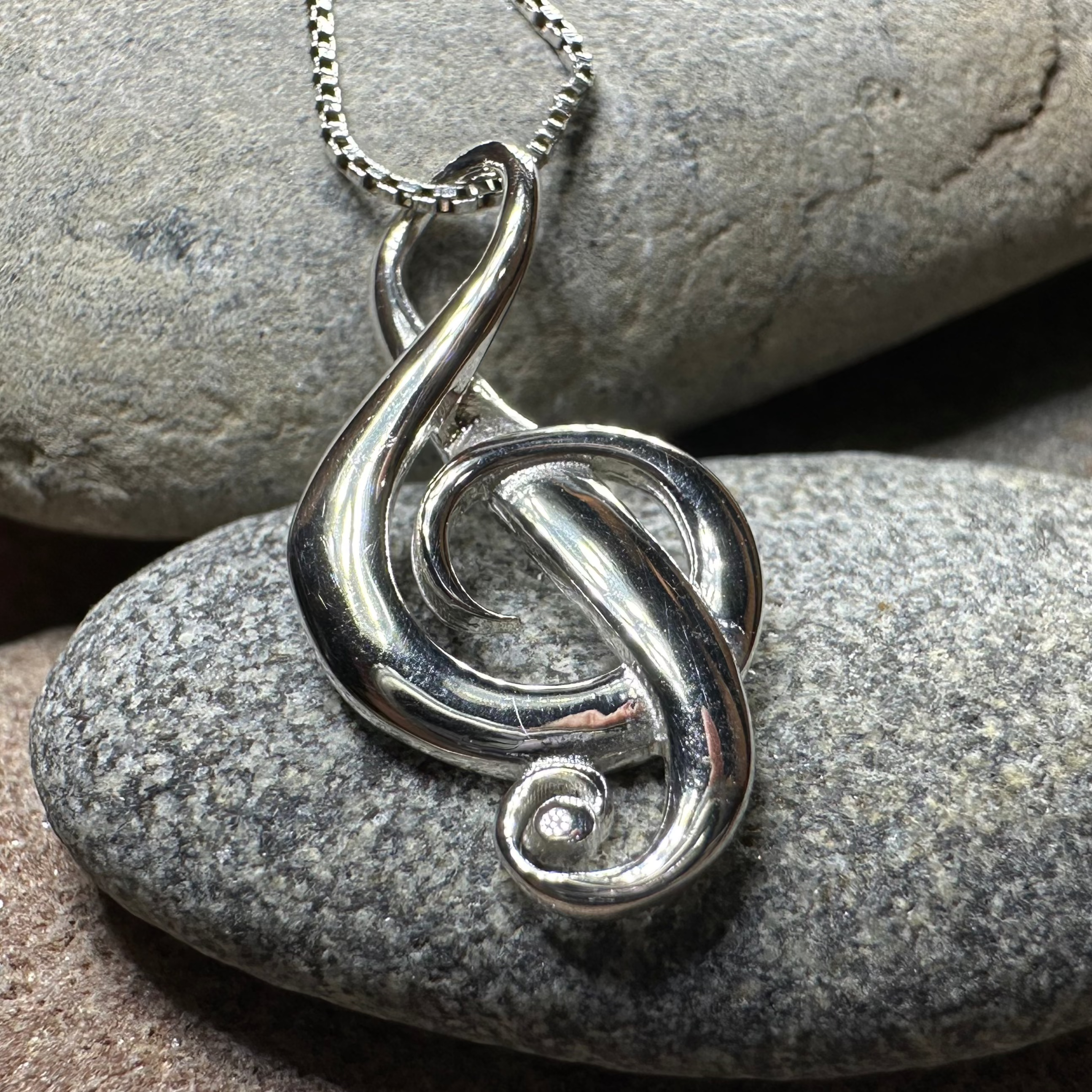 Elegant Music Necklace