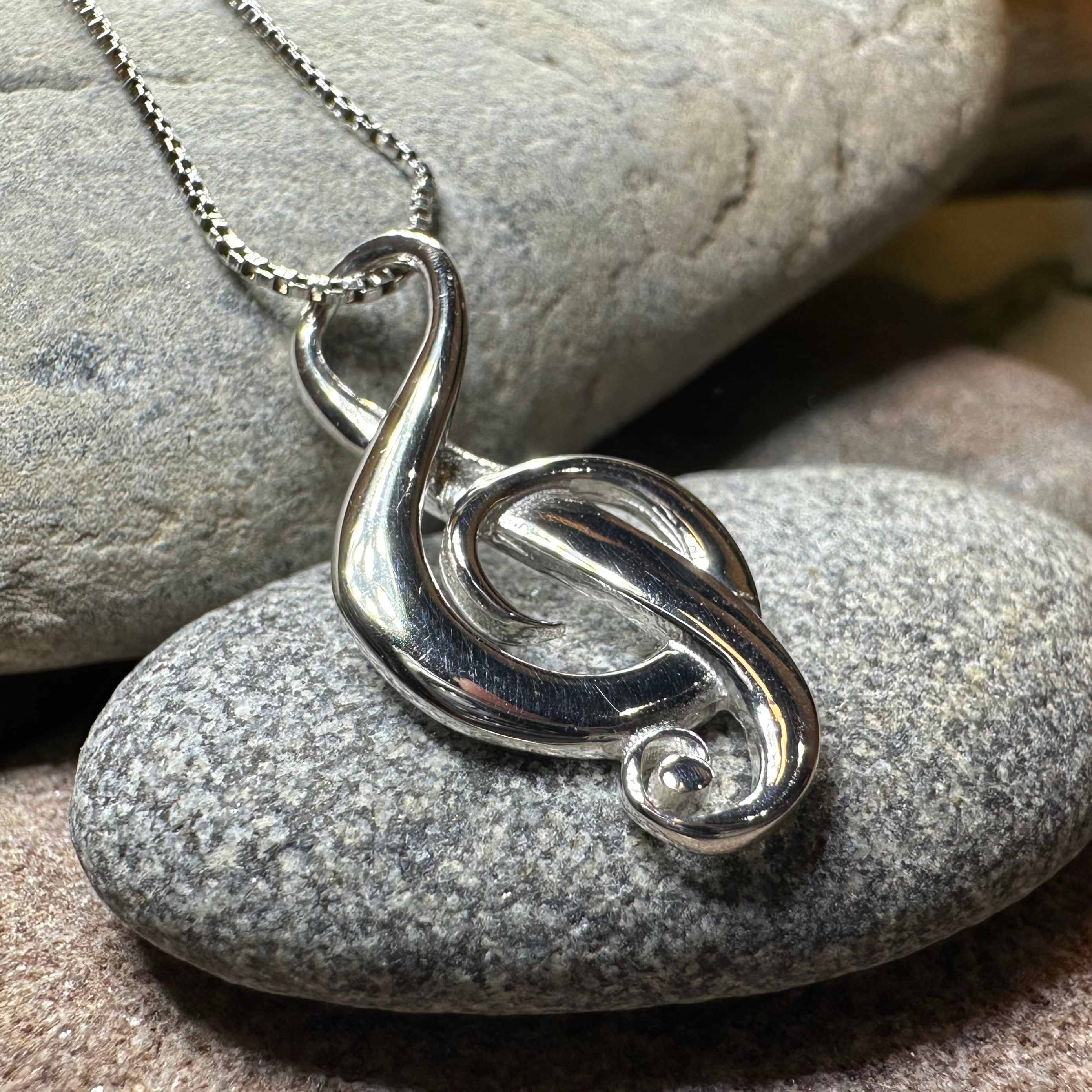 Elegant Music Necklace
