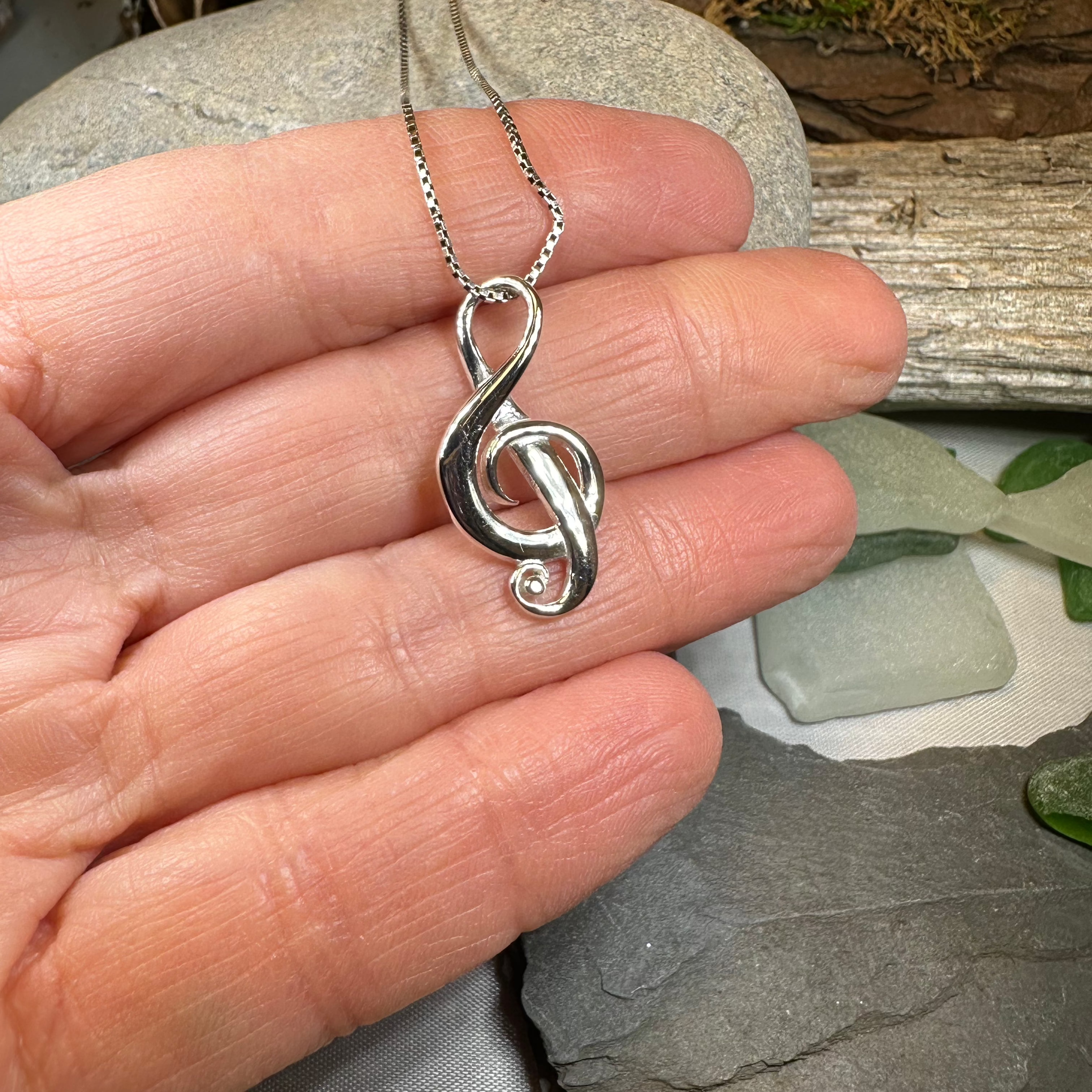 Elegant Music Necklace