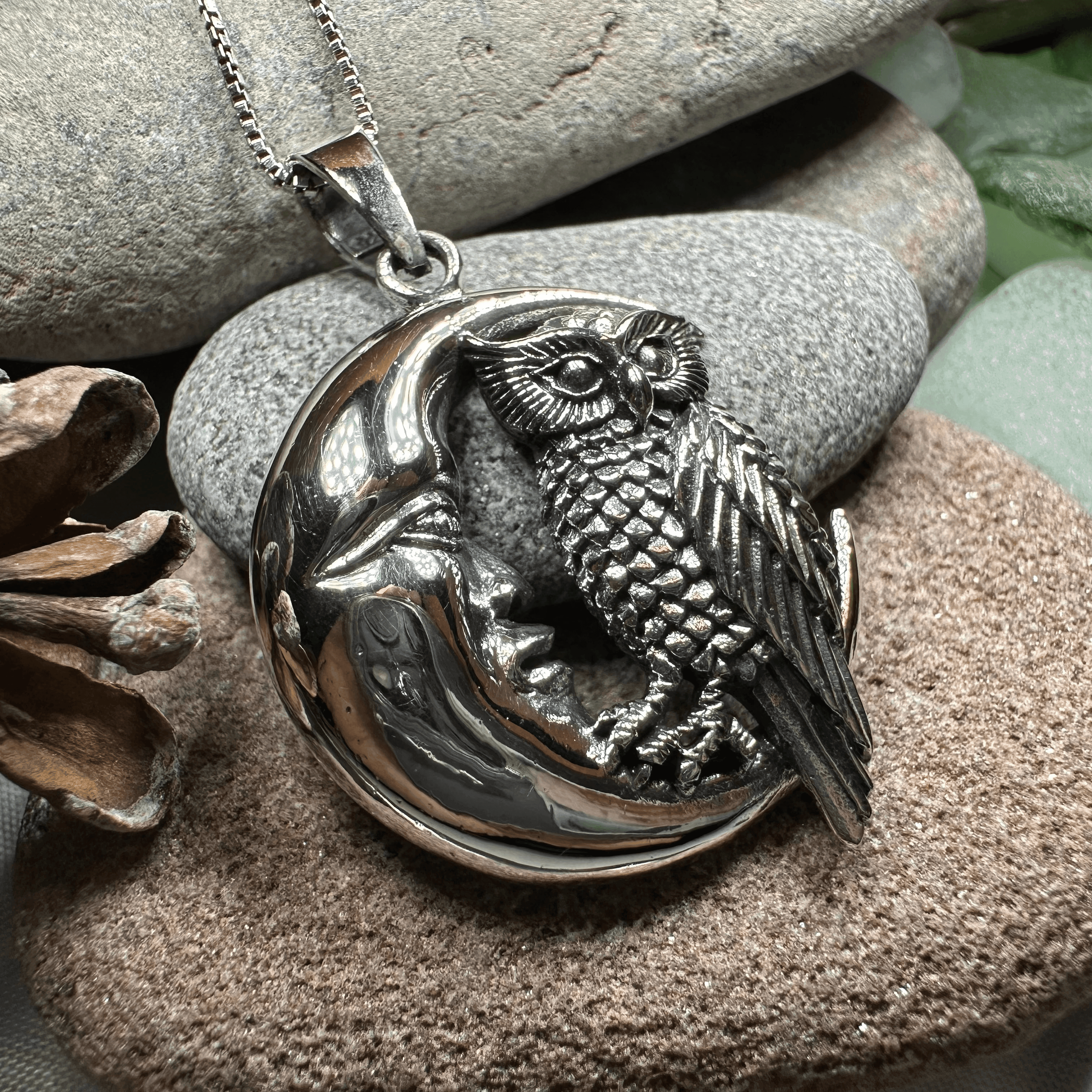 Oidhche Mhath Owl Necklace - 18