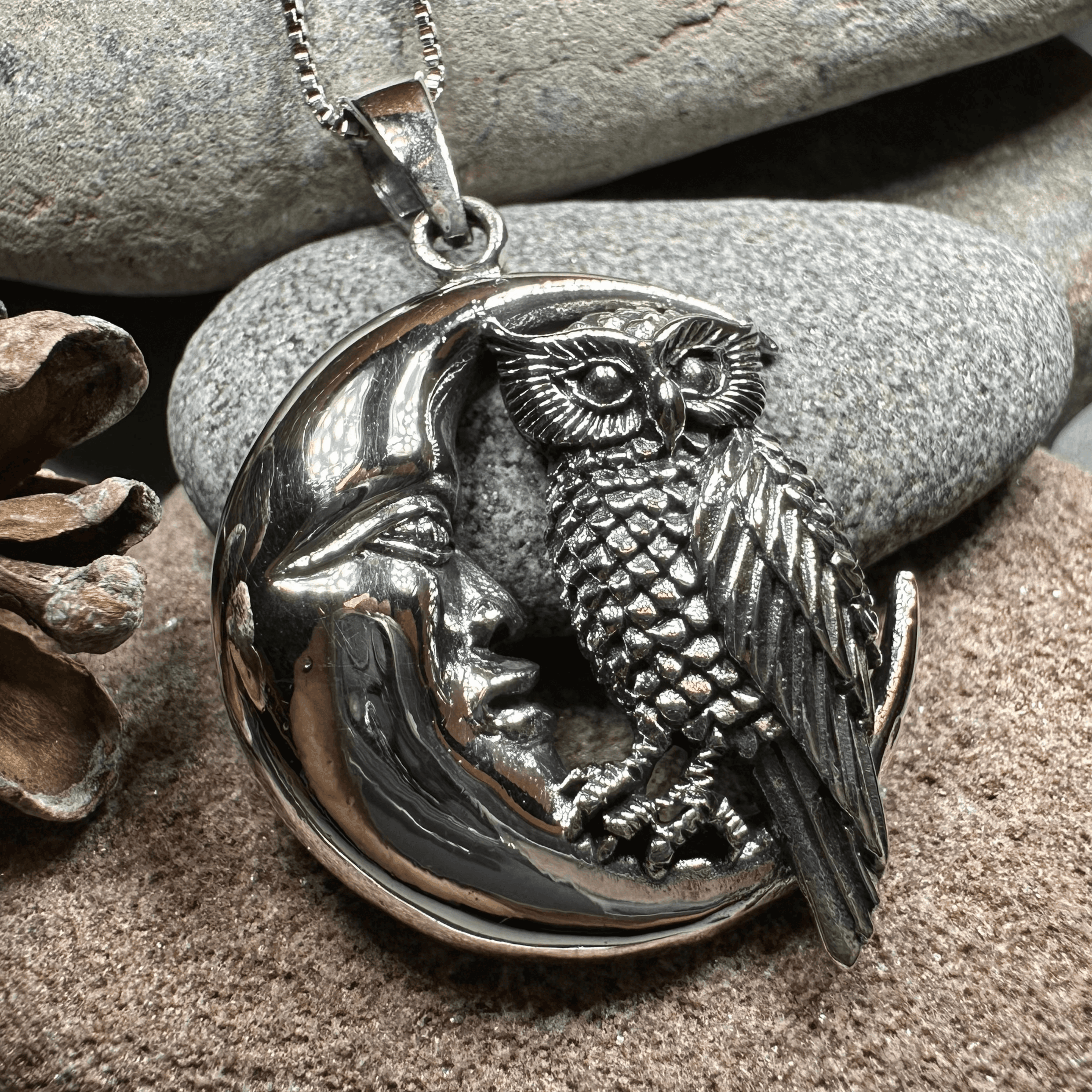 Oidhche Mhath Owl Necklace - 18