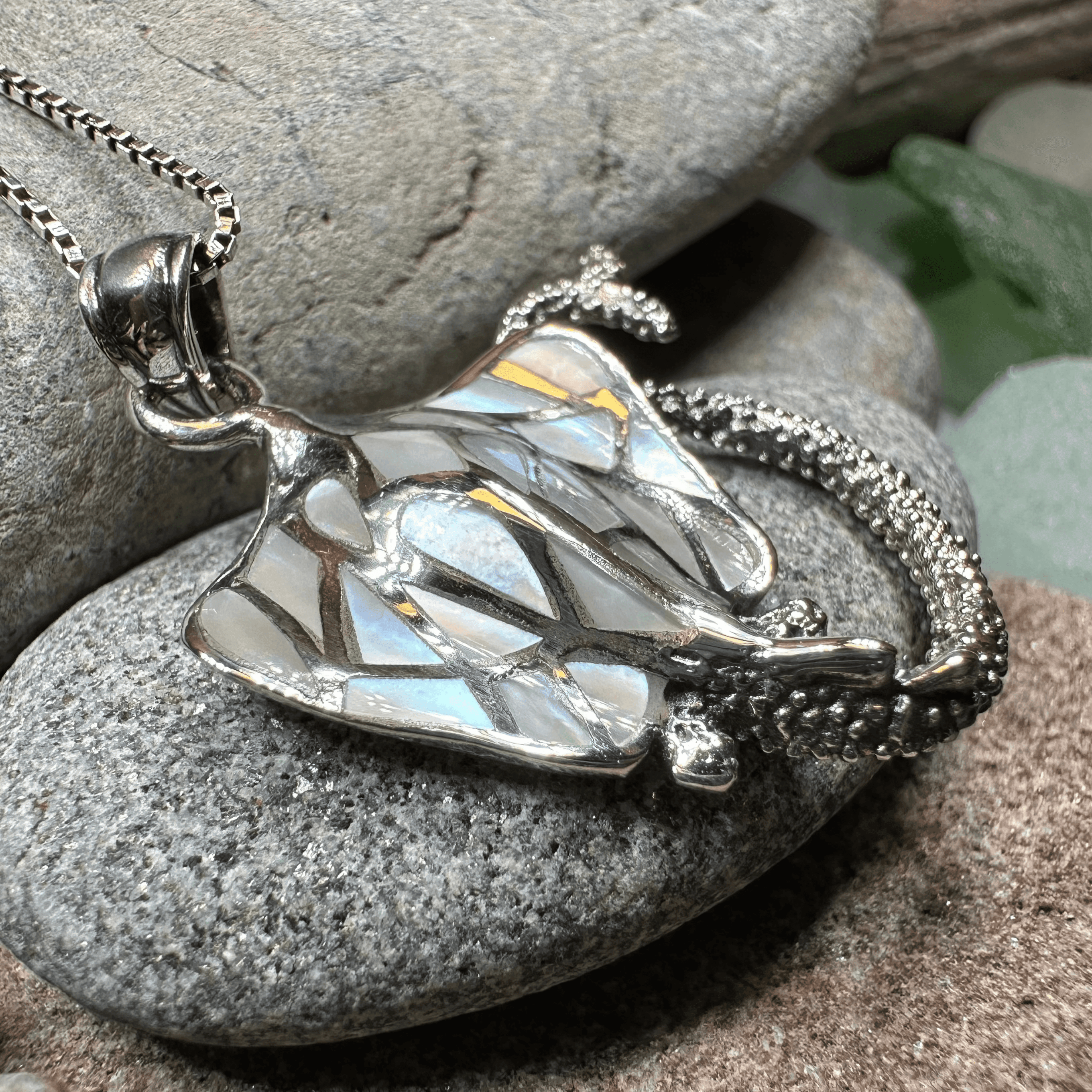 Abalone Manta Ray Necklace - 18 / Abalone