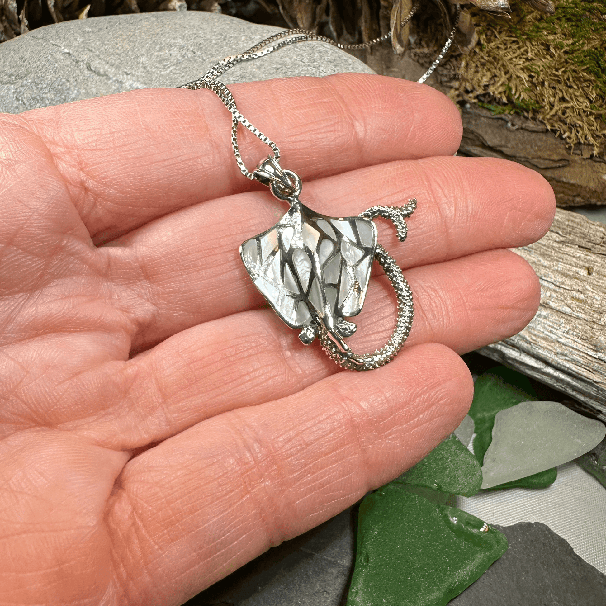 Abalone Manta Ray Necklace - 18 / Abalone