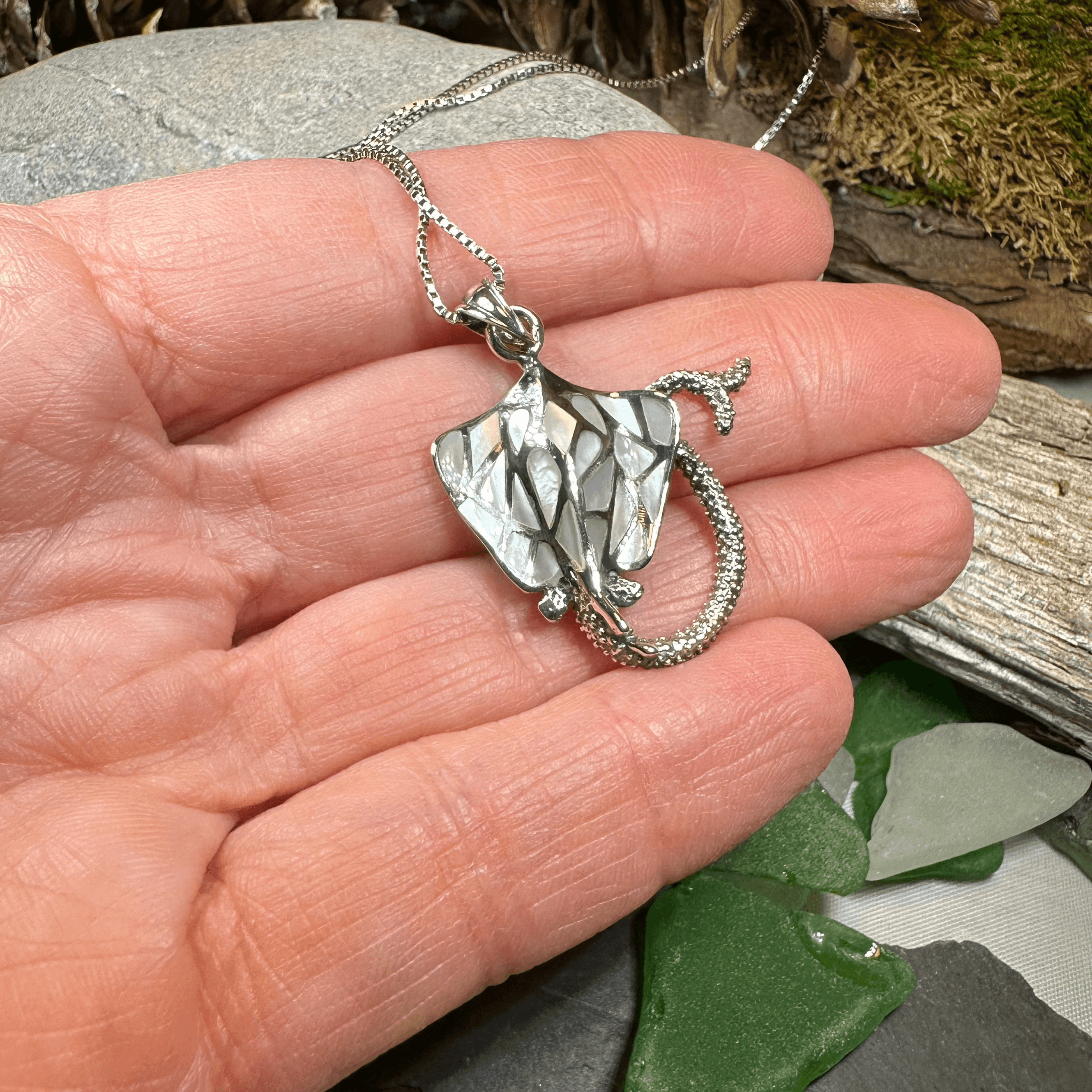 Abalone Manta Ray Necklace - 18 / Abalone