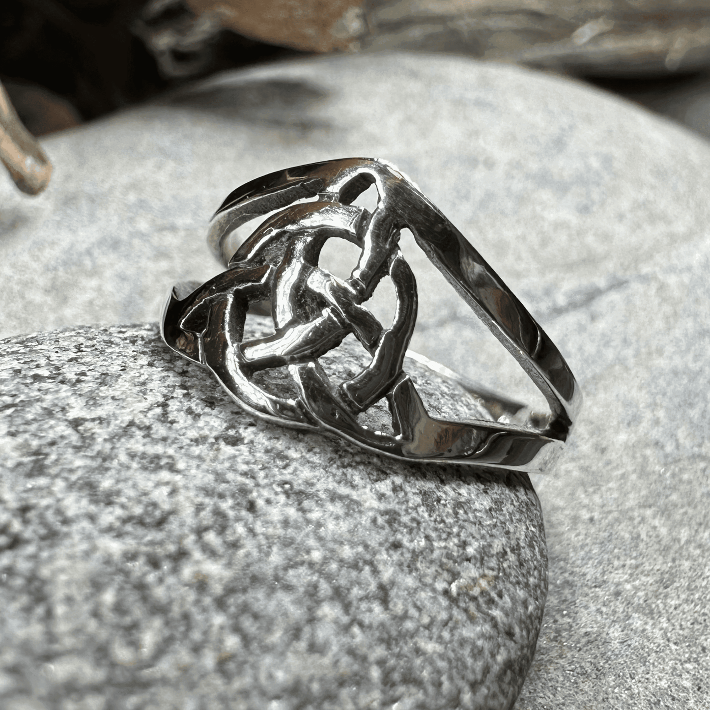 Dainty Little Celtic Ring - 2