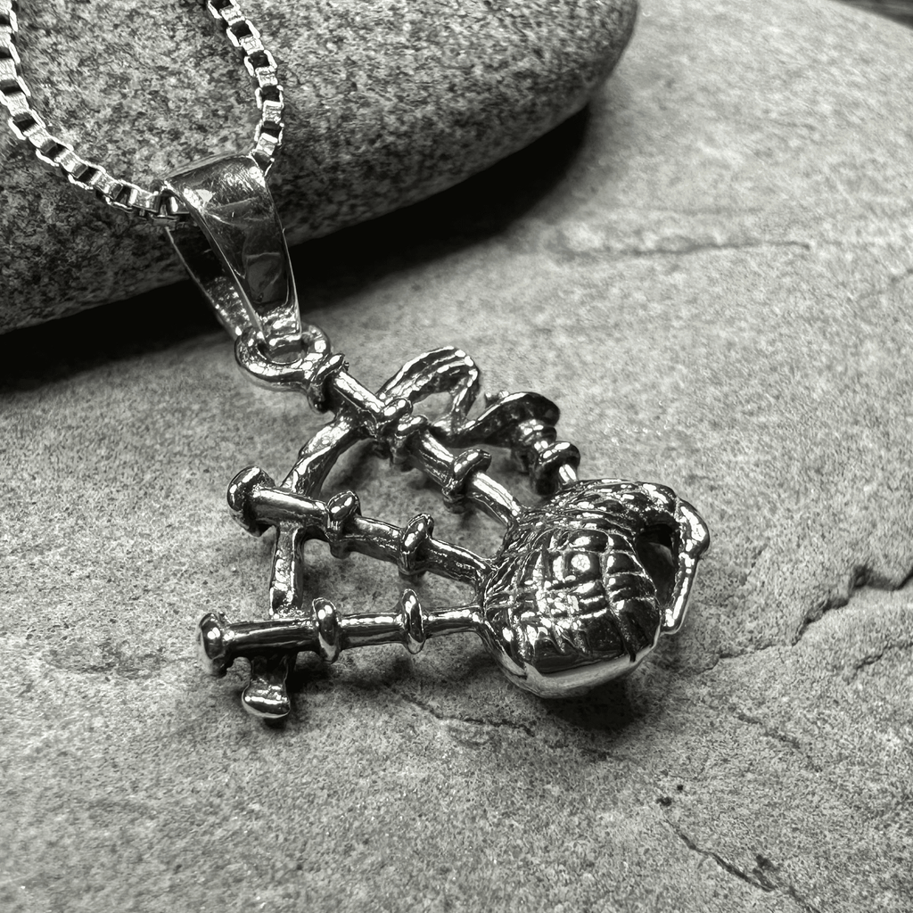 Tartan Bagpipes Necklace - 18