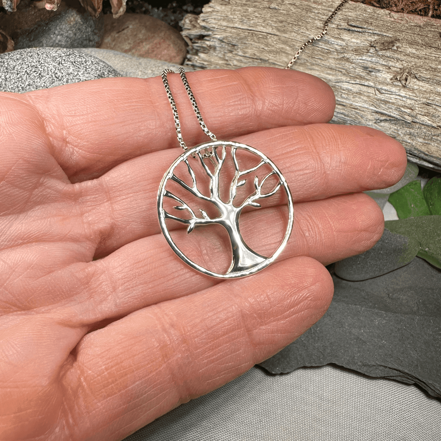 Minimalist Tree of Life Necklace - 18