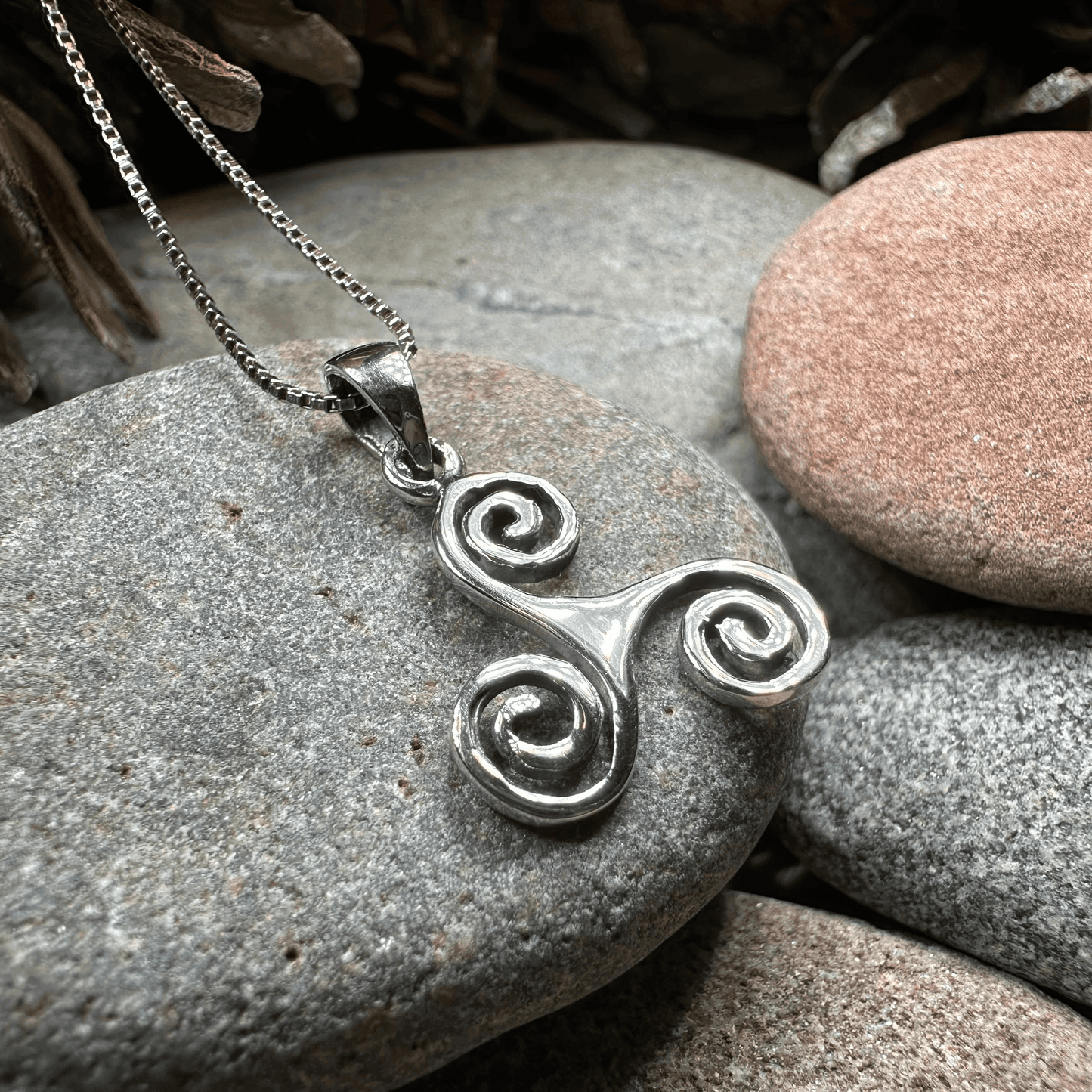 Arwyn Celtic Spiral Necklace - 18