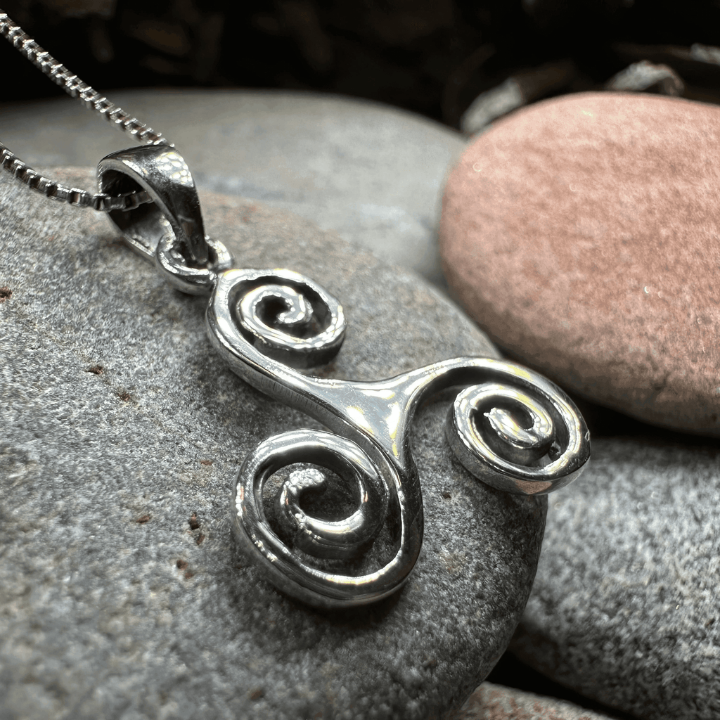 Arwyn Celtic Spiral Necklace - 18