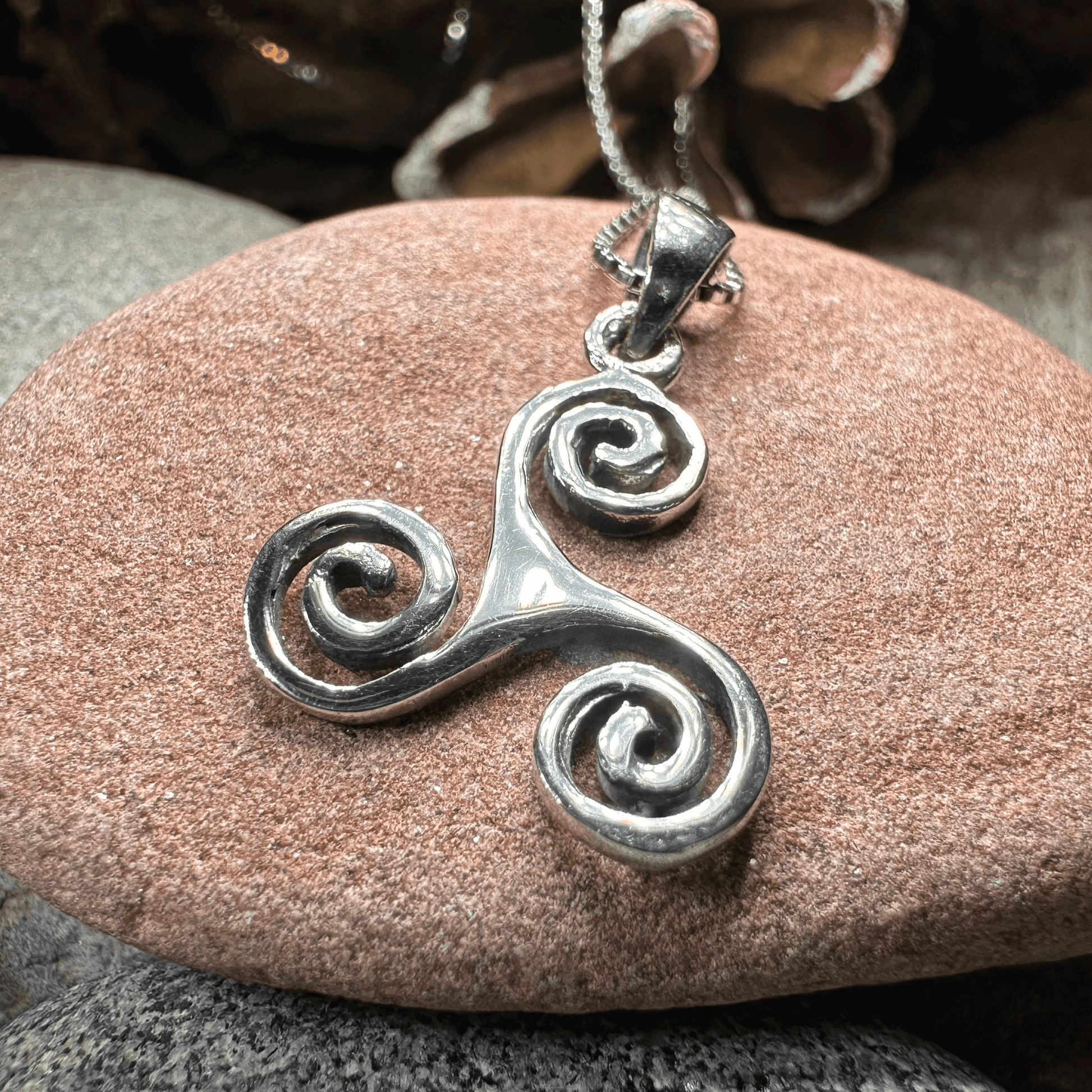 Arwyn Celtic Spiral Necklace - 18