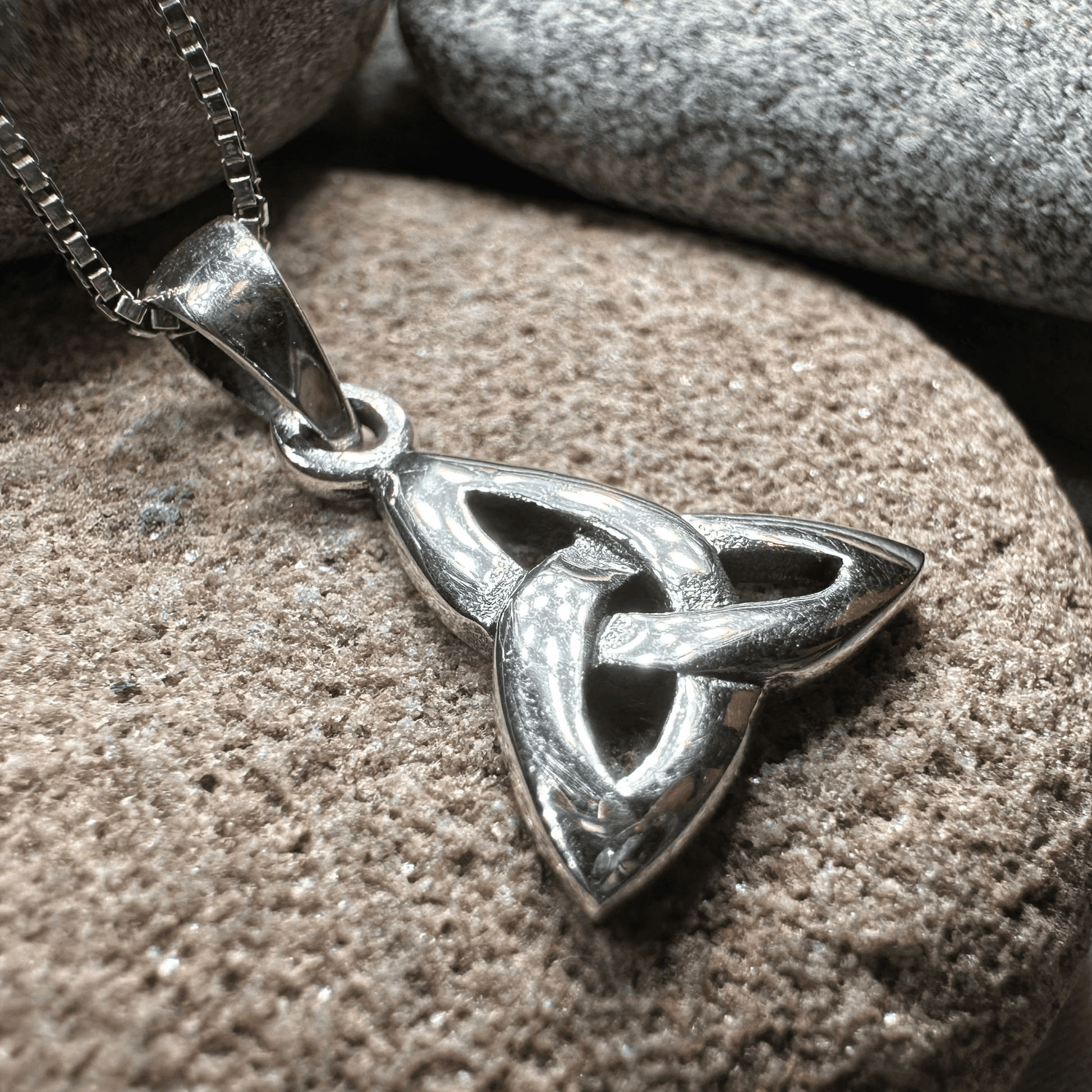 Karstyn Trinity Knot Necklace - 18