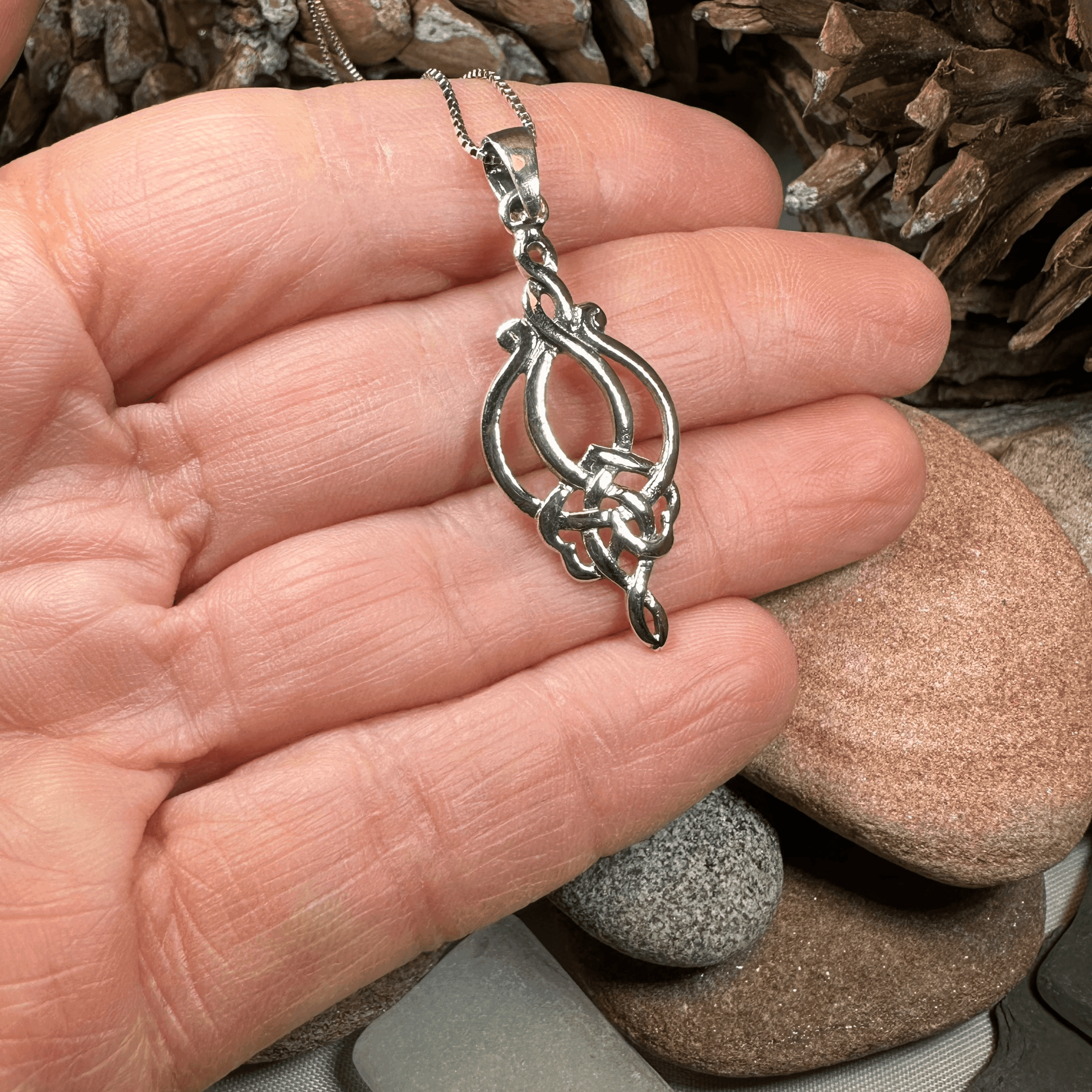Olivia Celtic Knot Necklace - 18
