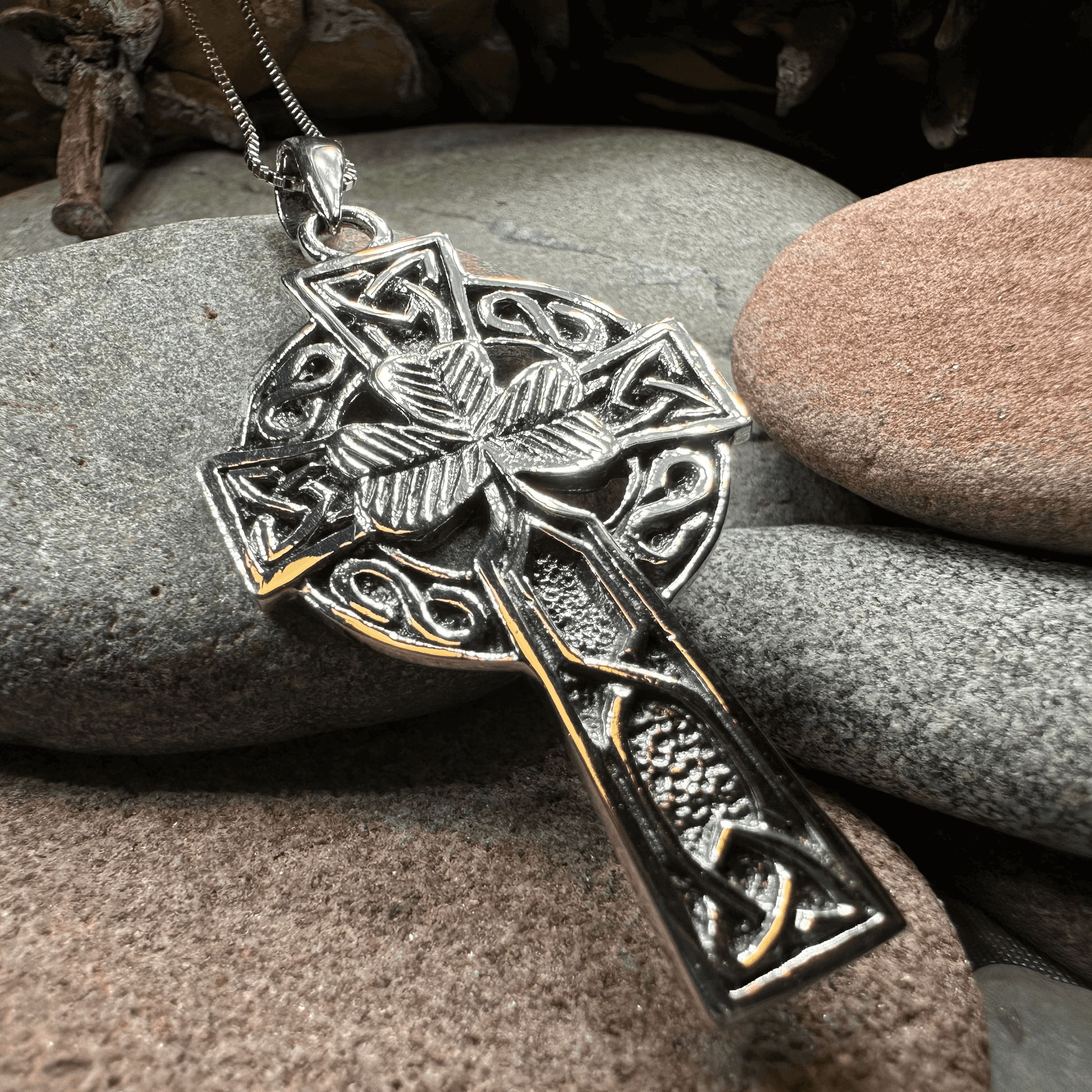 Collins Celtic Cross Shamrock Necklace - 18