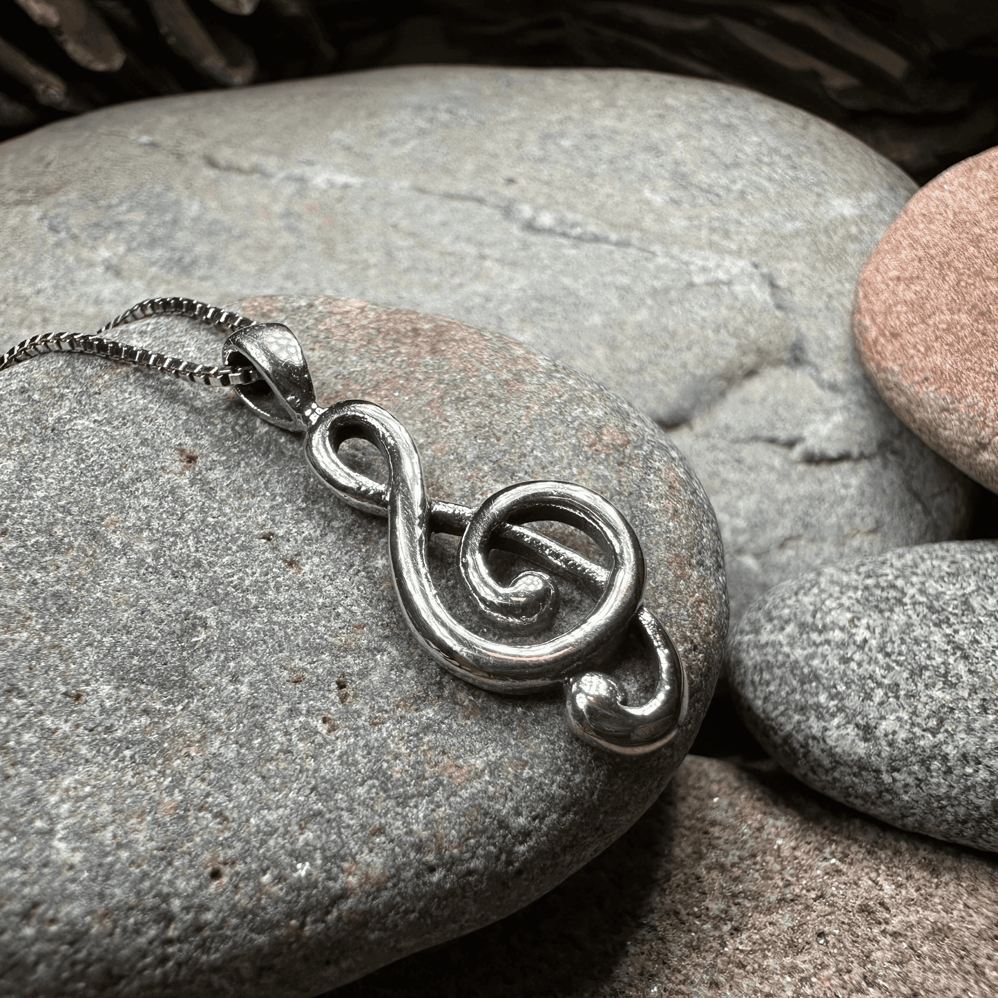 Sweet Music Note Necklace - 18