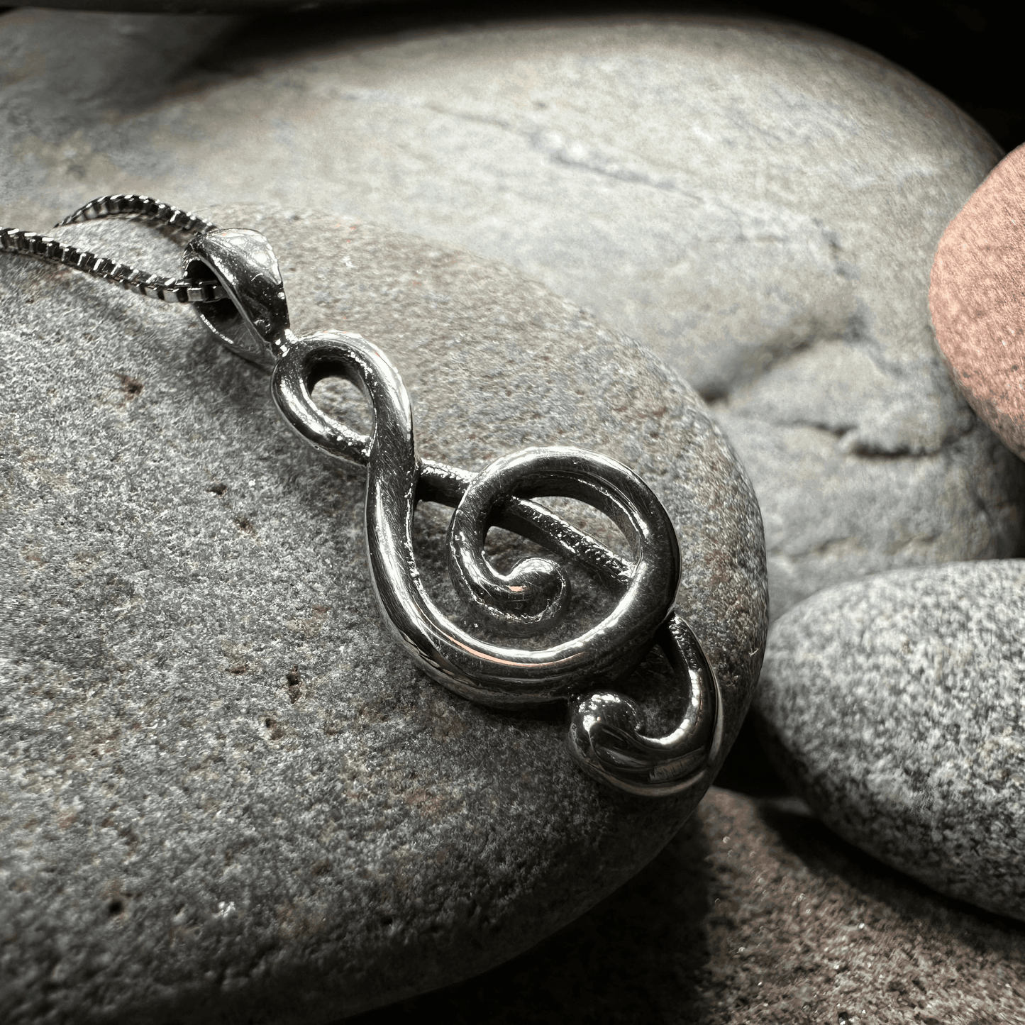 Sweet Music Note Necklace - 18