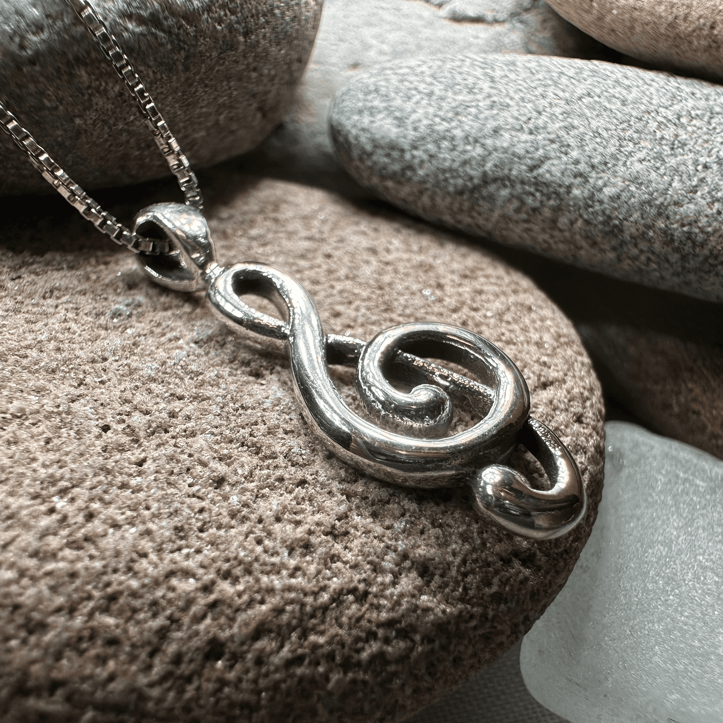 Sweet Music Note Necklace - 18