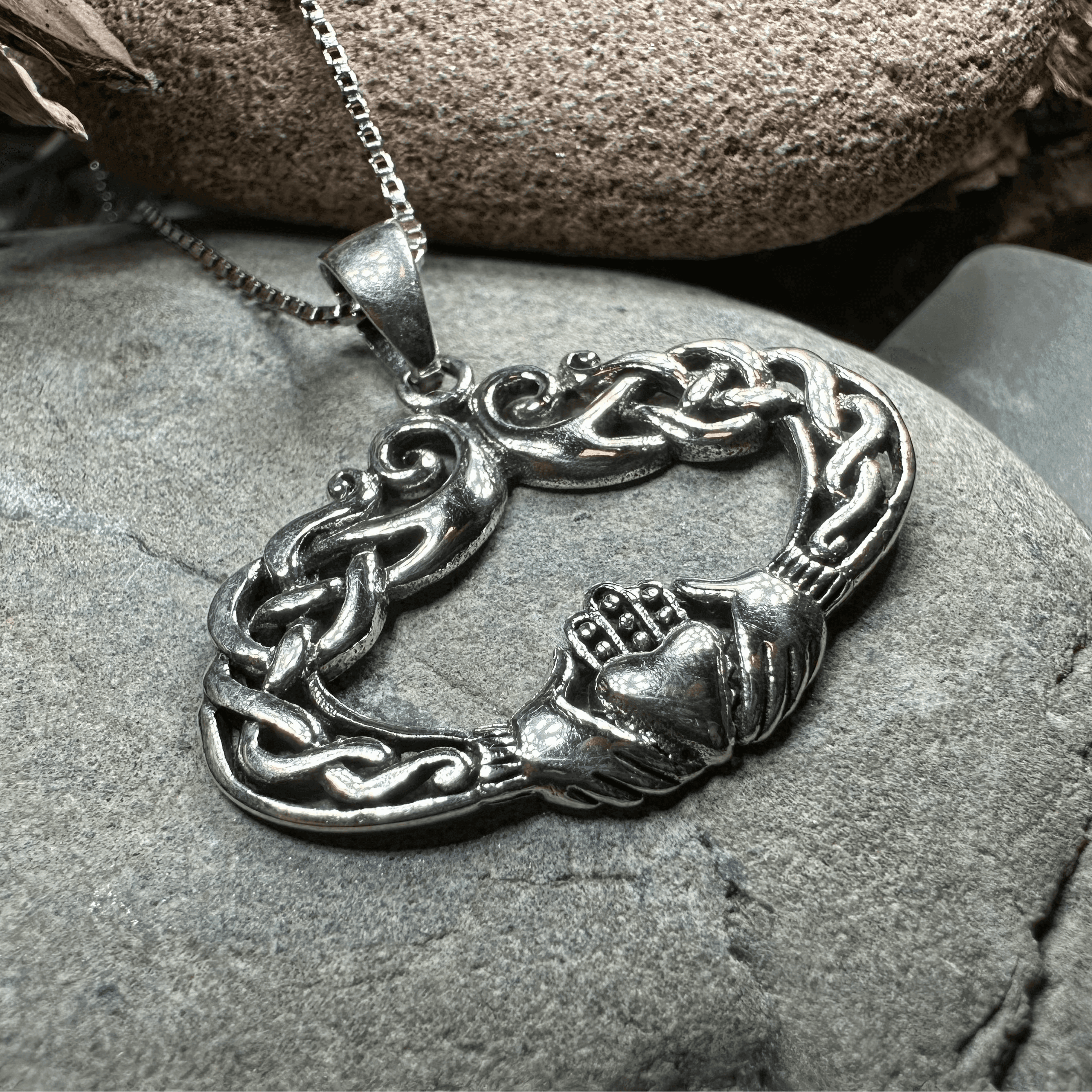 Claddagh Celtic Lace Necklace - 18