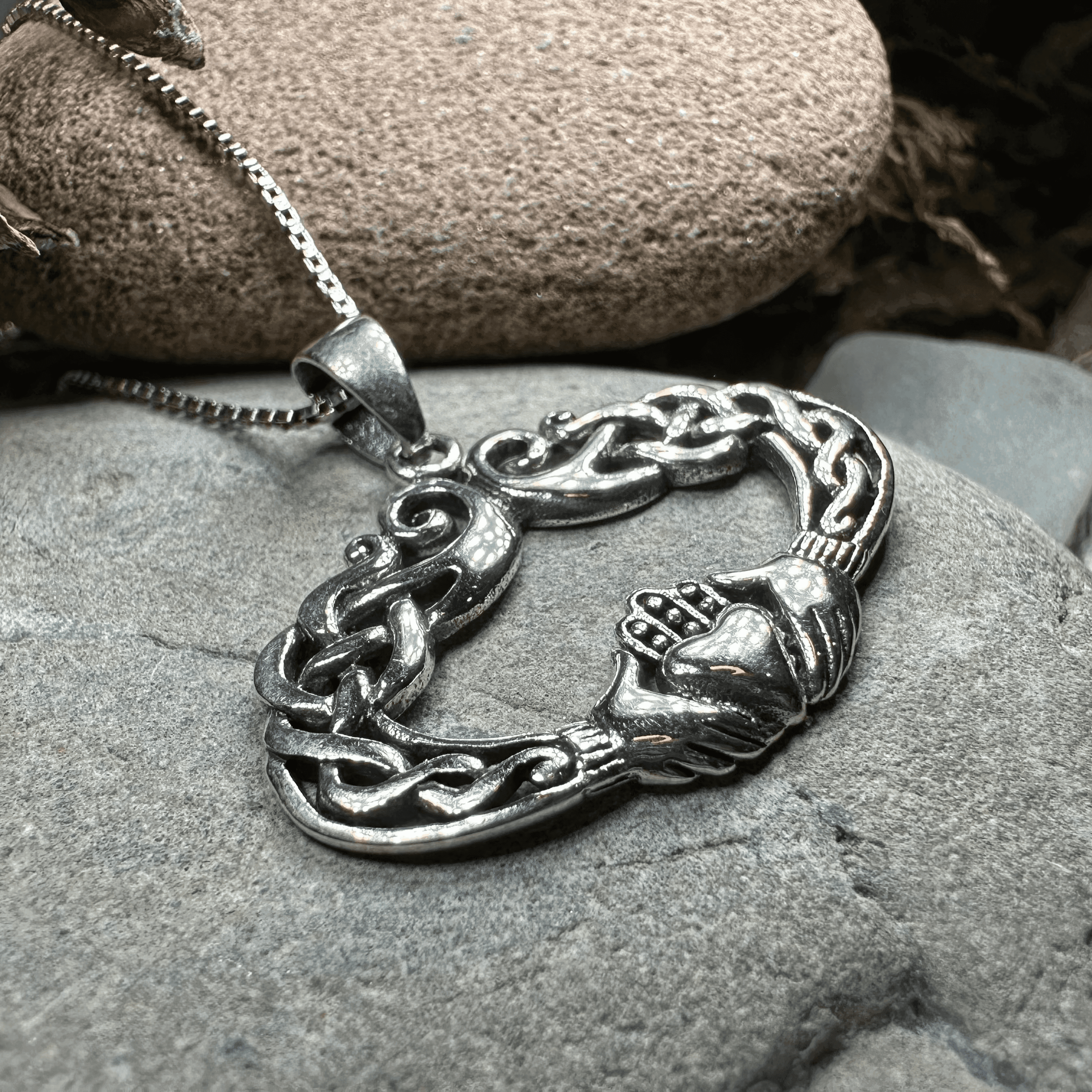 Claddagh Celtic Lace Necklace - 18