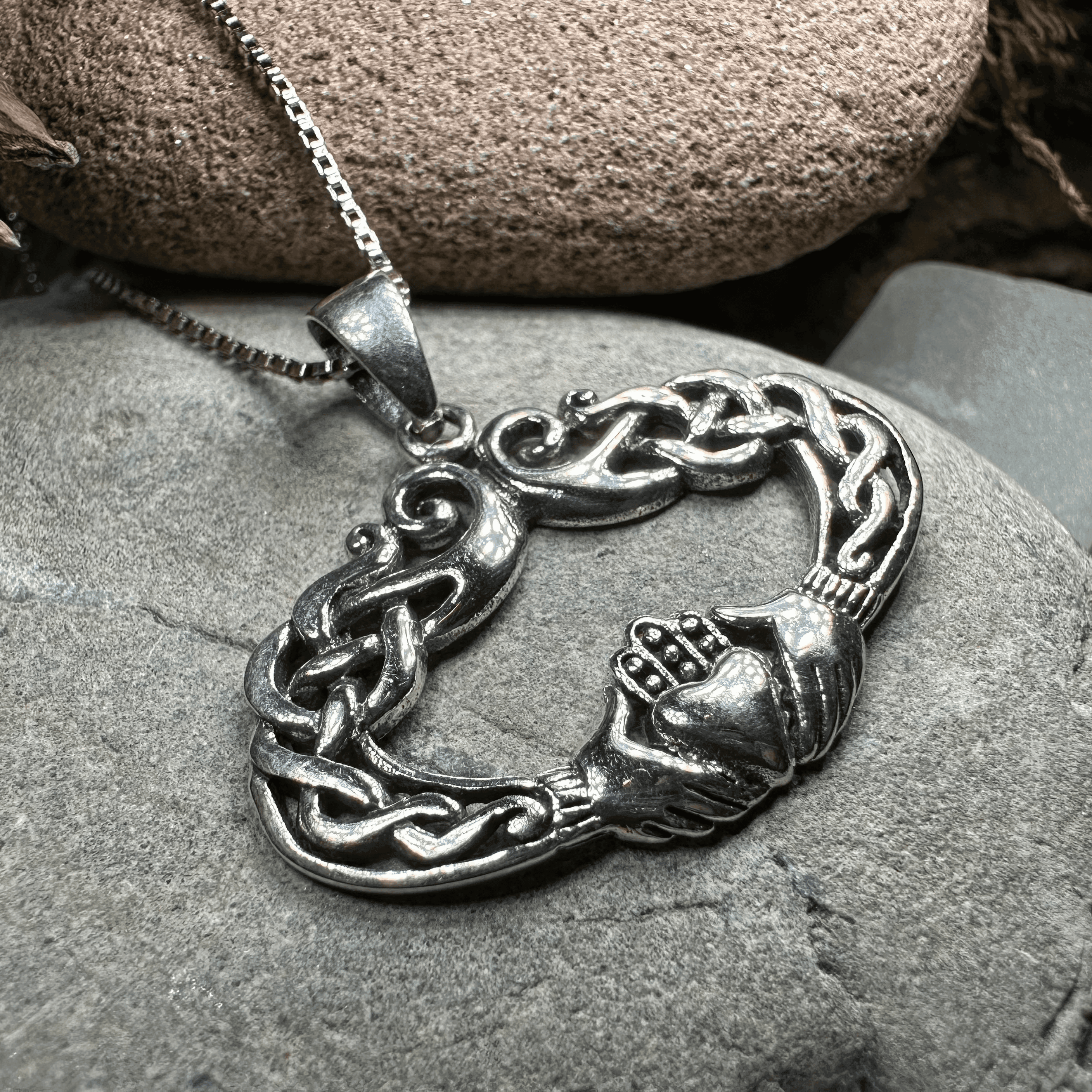 Claddagh Celtic Lace Necklace - 18