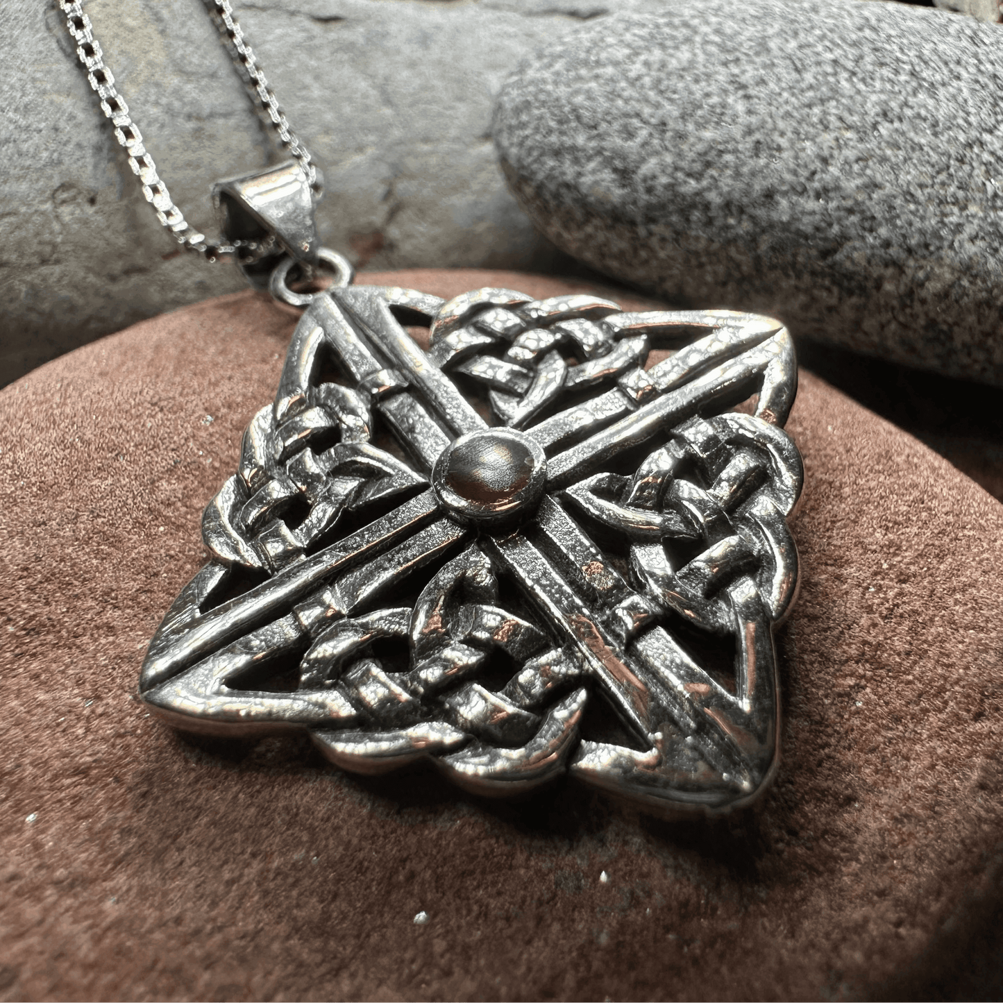 Asthore Celtic Knot Necklace - 18 / Red