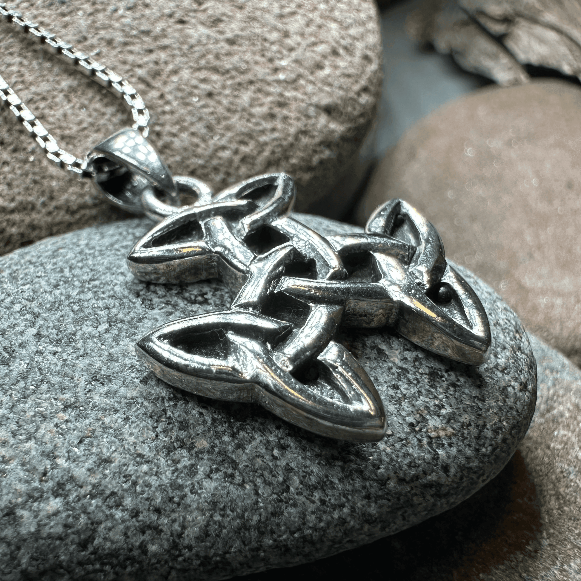 Three Trinity Knot Necklace - 18