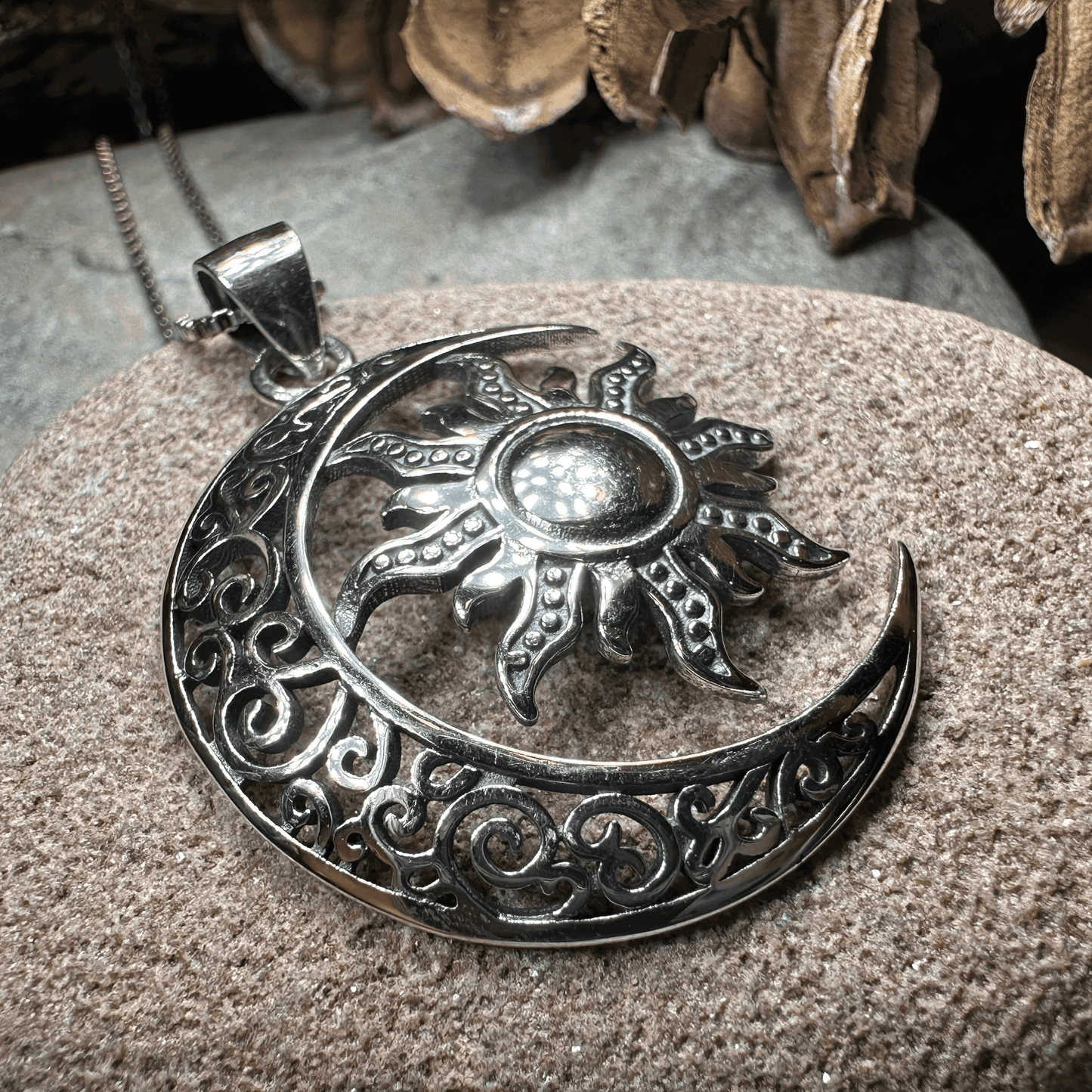 Luan Moon Necklace - 18