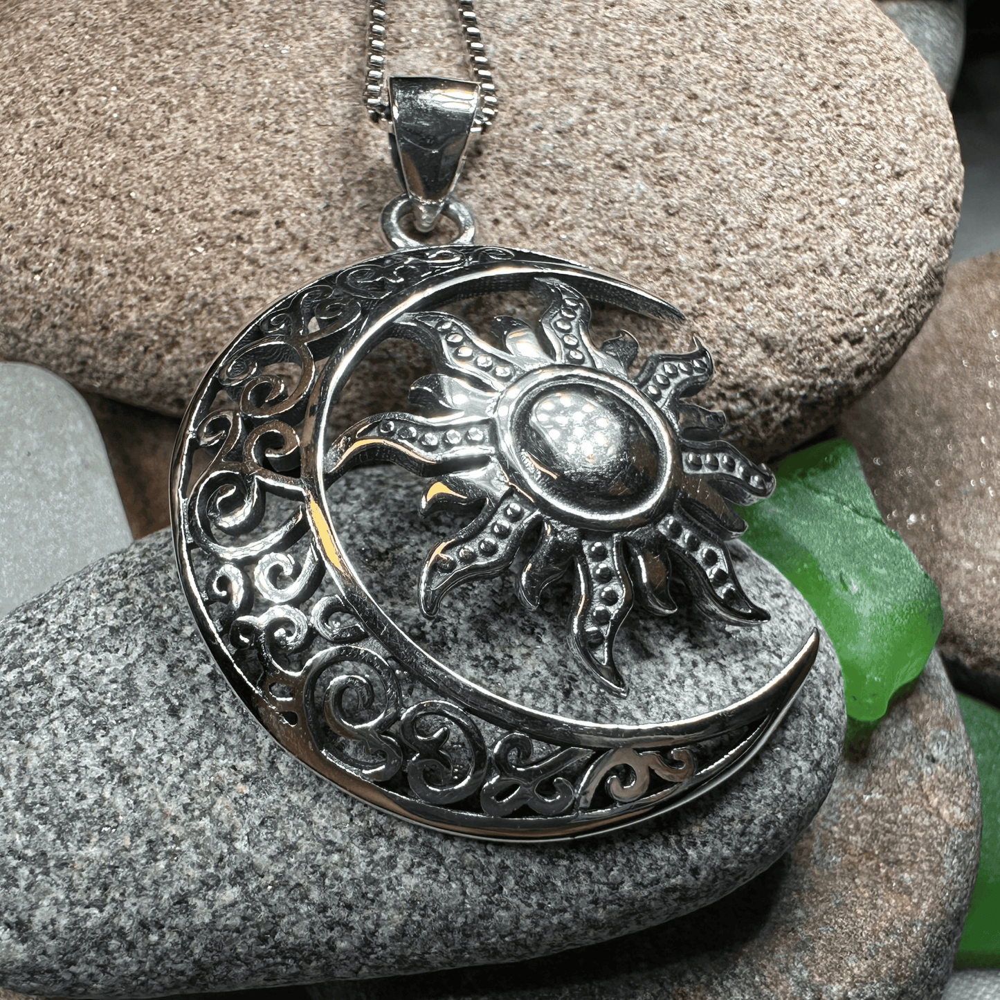 Luan Moon Necklace - 18