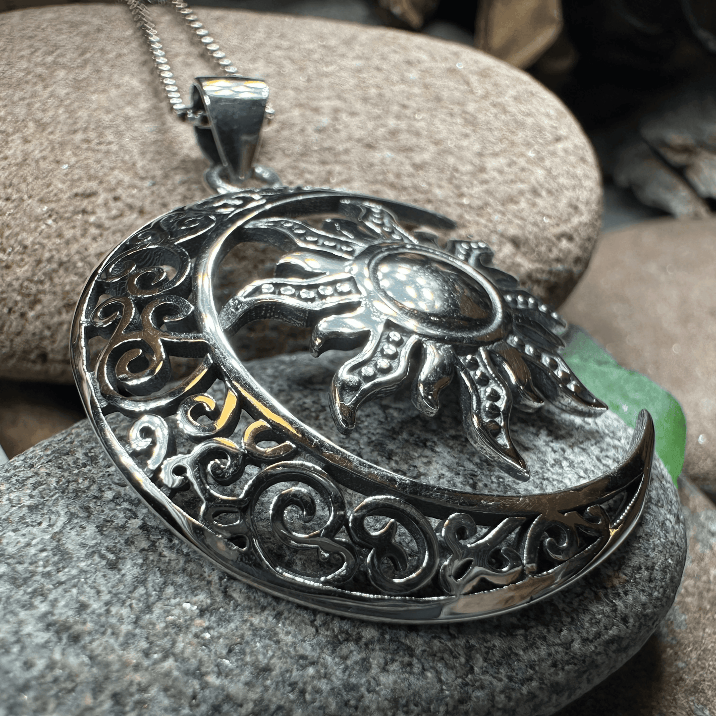 Luan Moon Necklace - 18