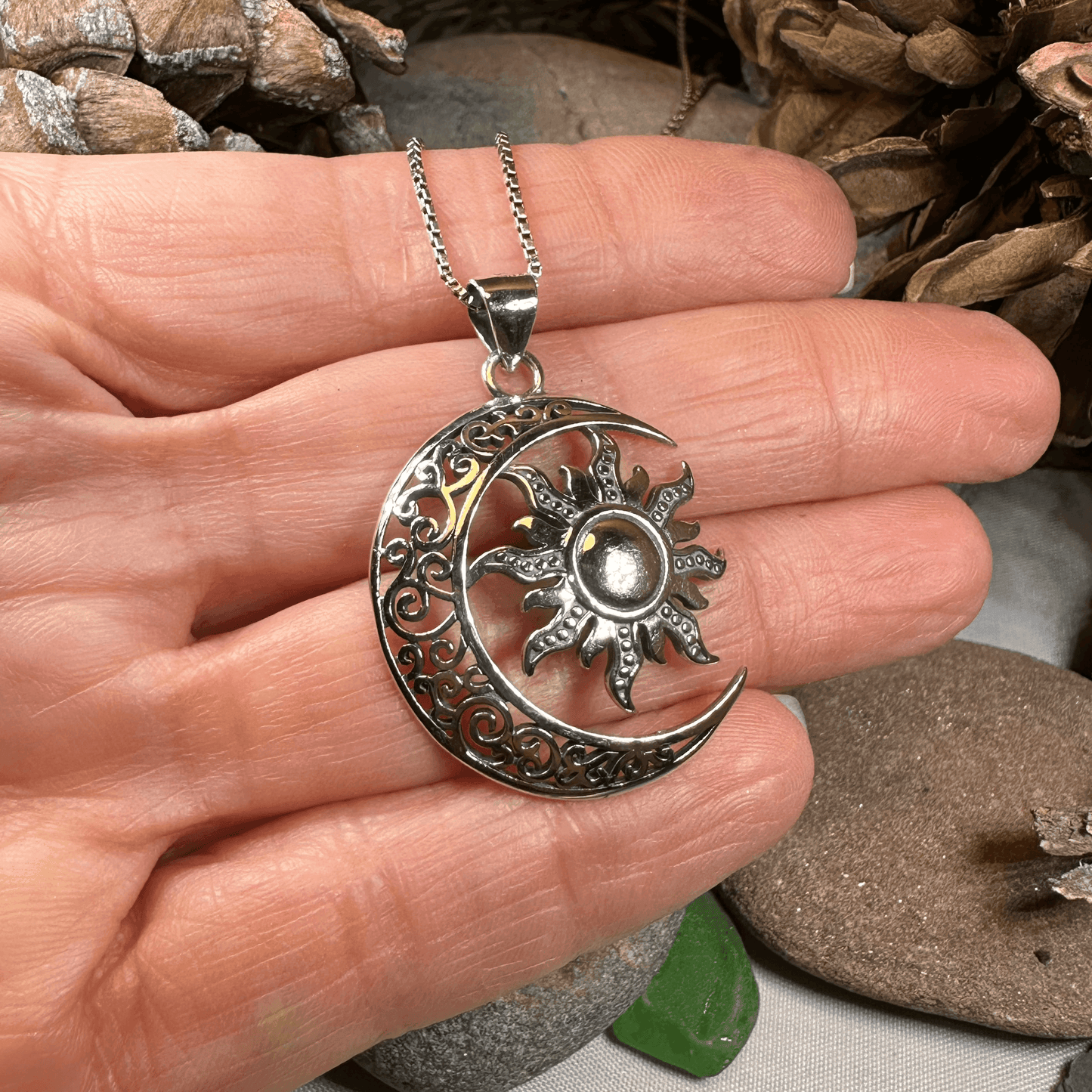 Luan Moon Necklace - 18