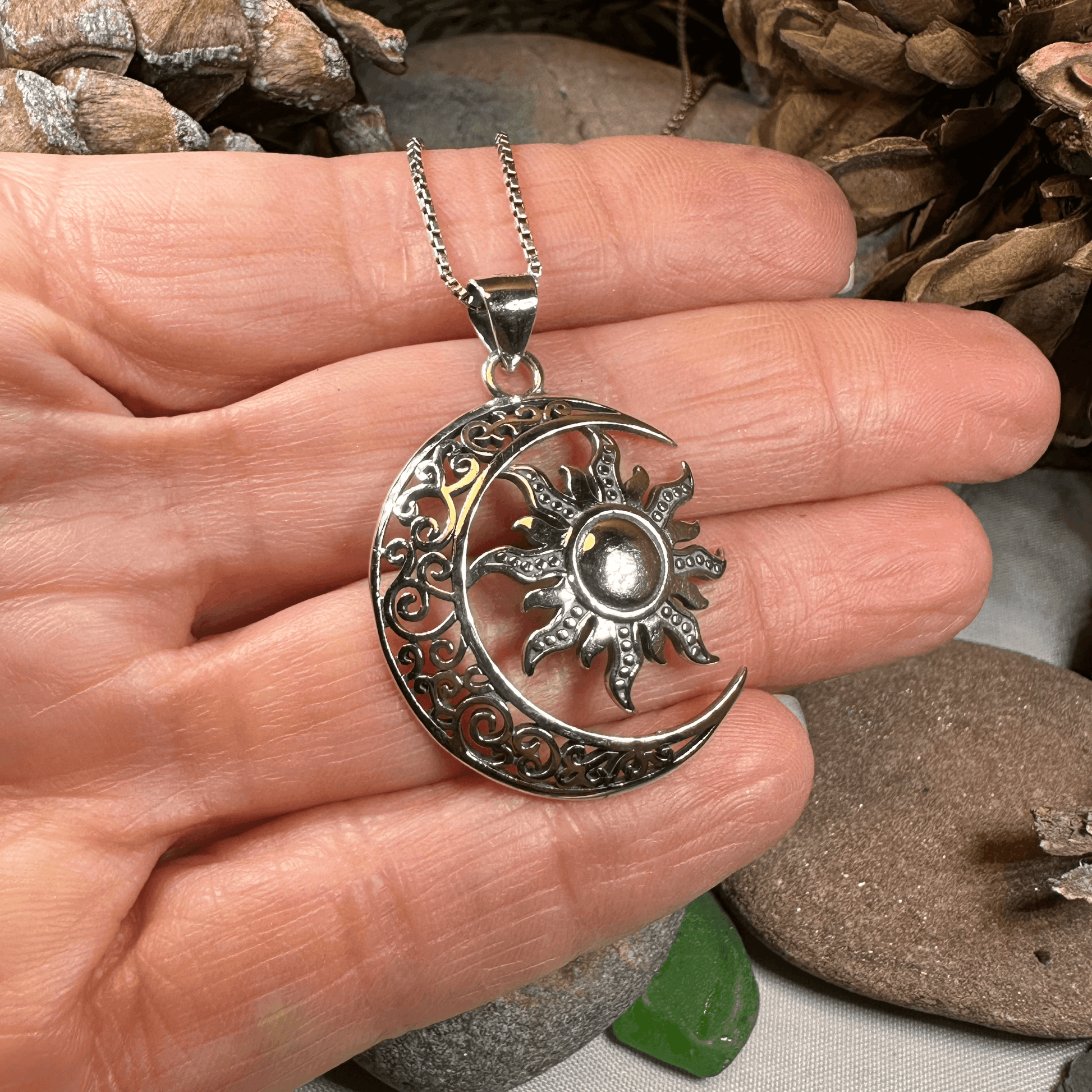 Luan Moon Necklace - 18