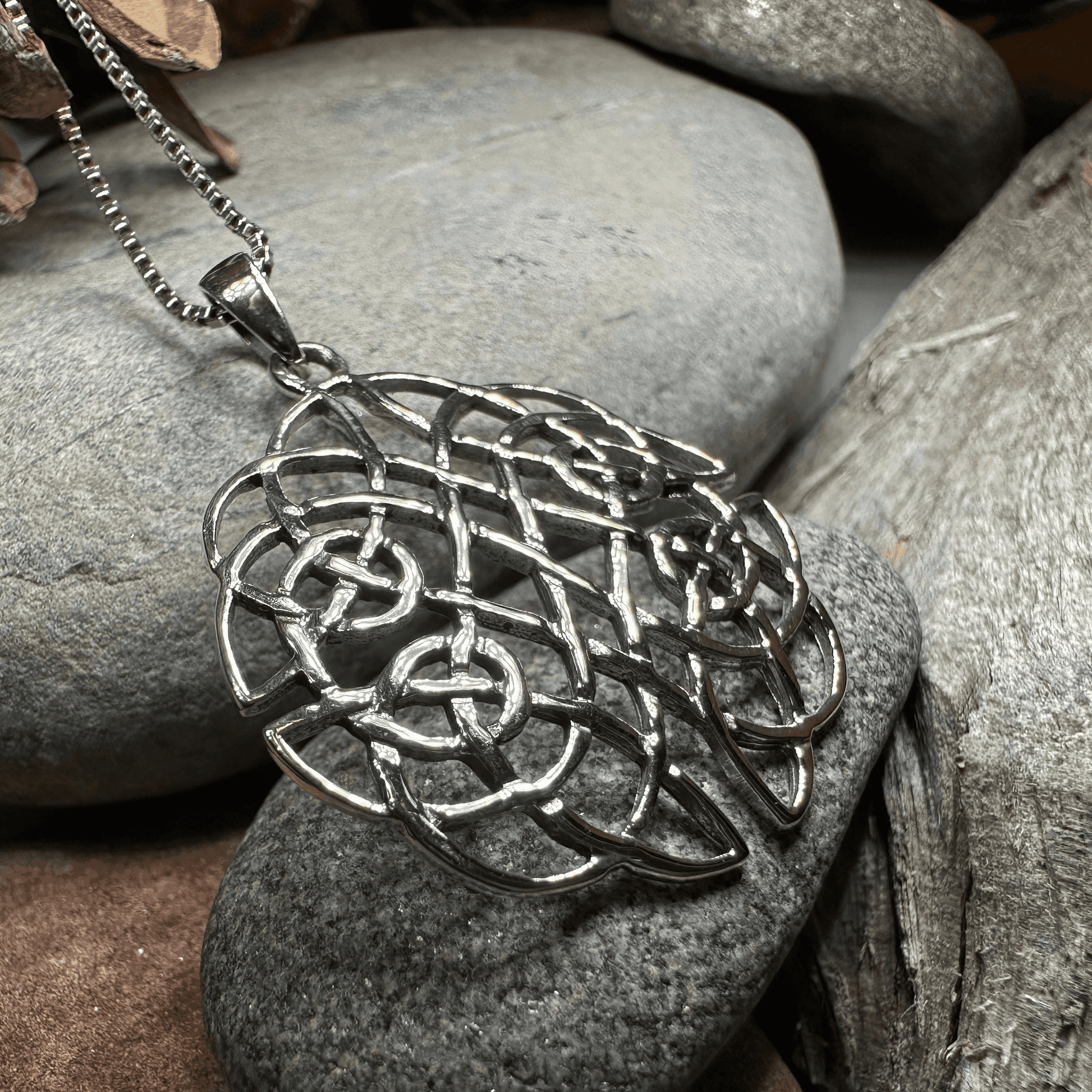Anaise Celtic Knot Necklace - 18