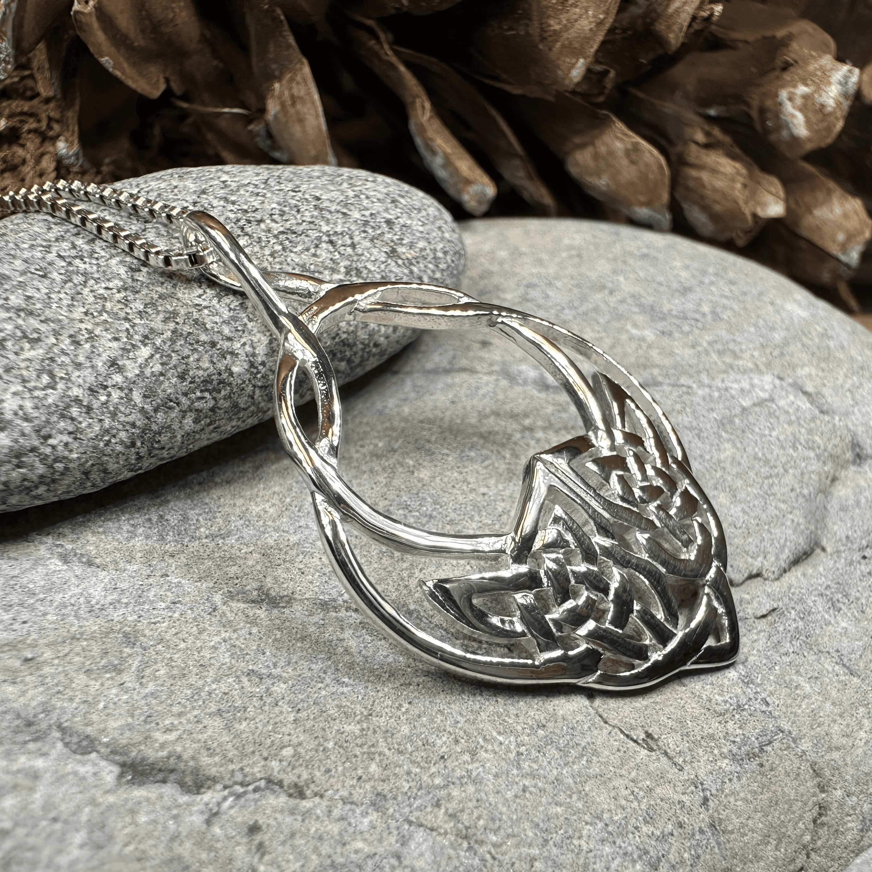 Lira Celtic Knot Necklace - 