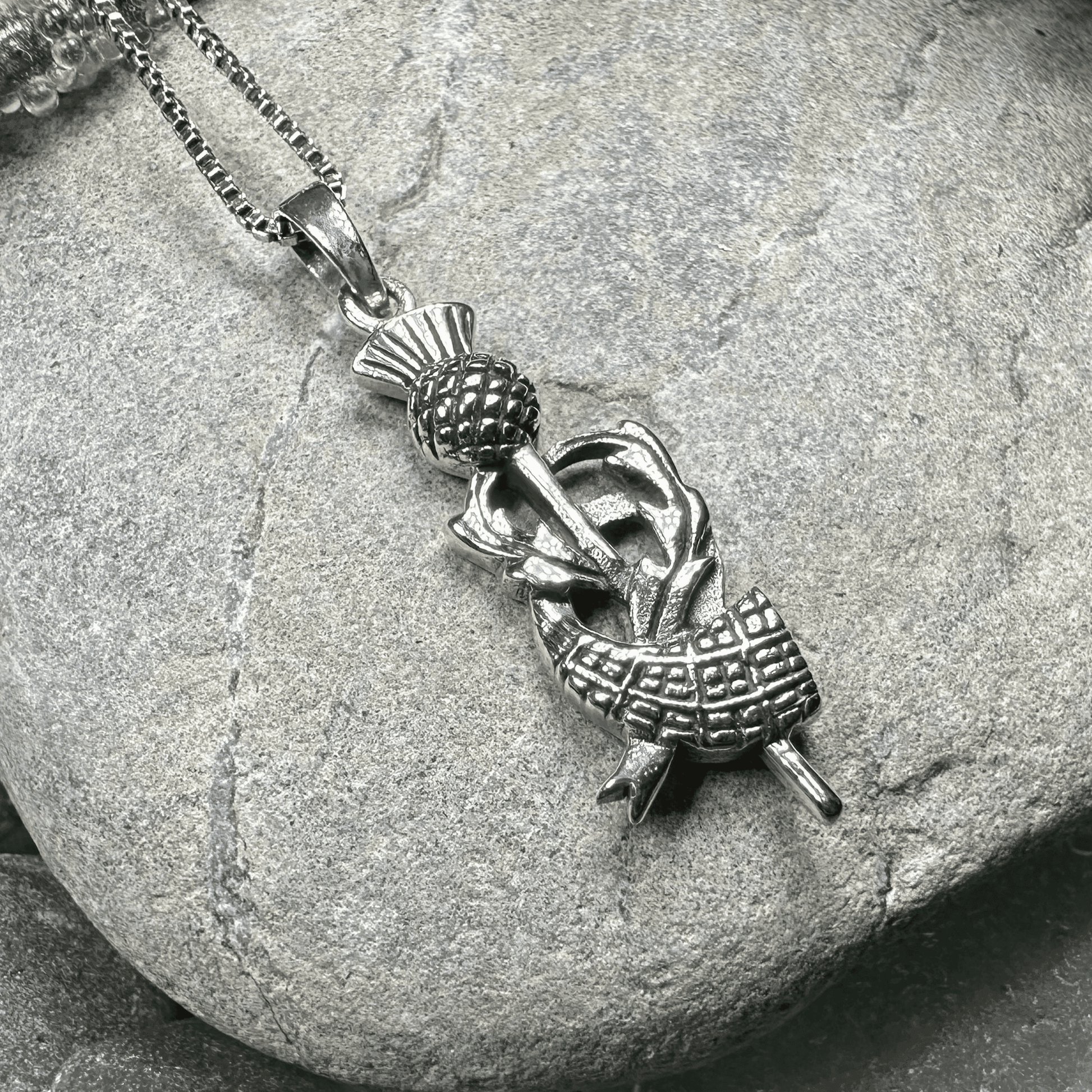 Locklyn Tartan Thistle Necklace - 18