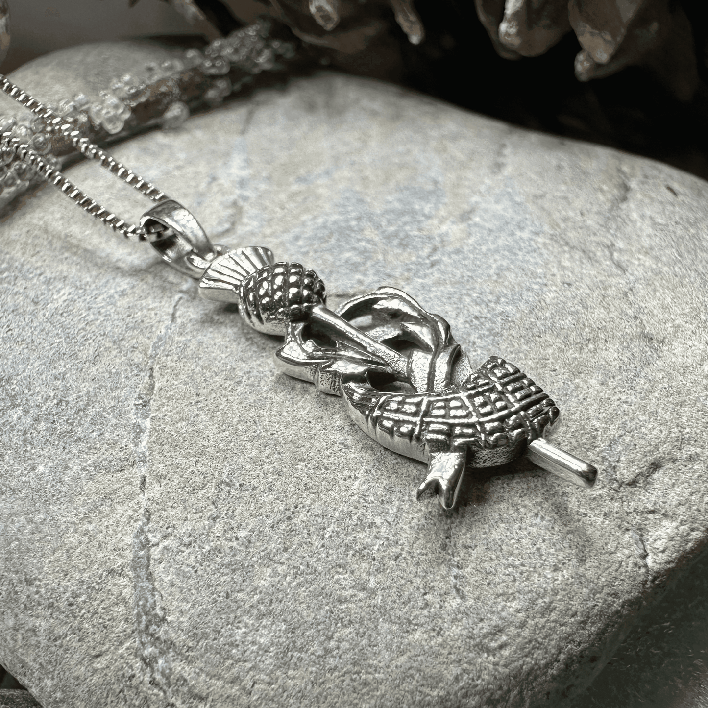 Locklyn Tartan Thistle Necklace - 18