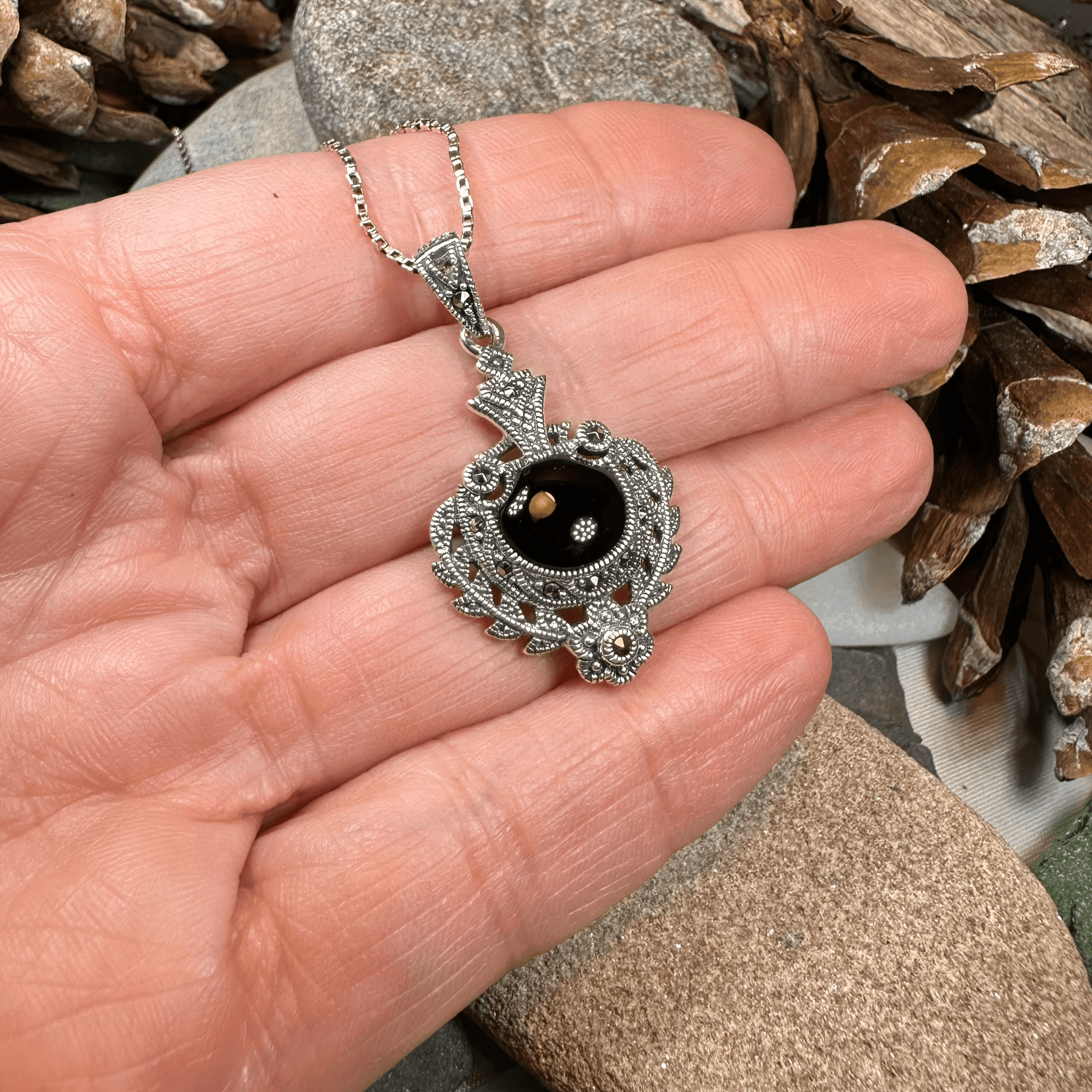 Vintage Onyx Celtic Necklace - 18